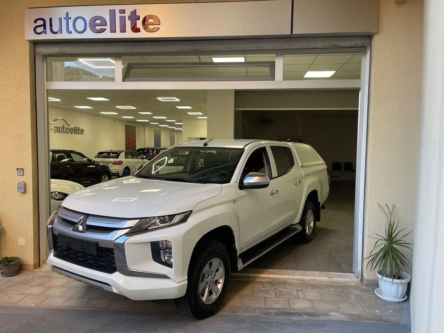 Mitsubishi L200 4WD Bianco - 1