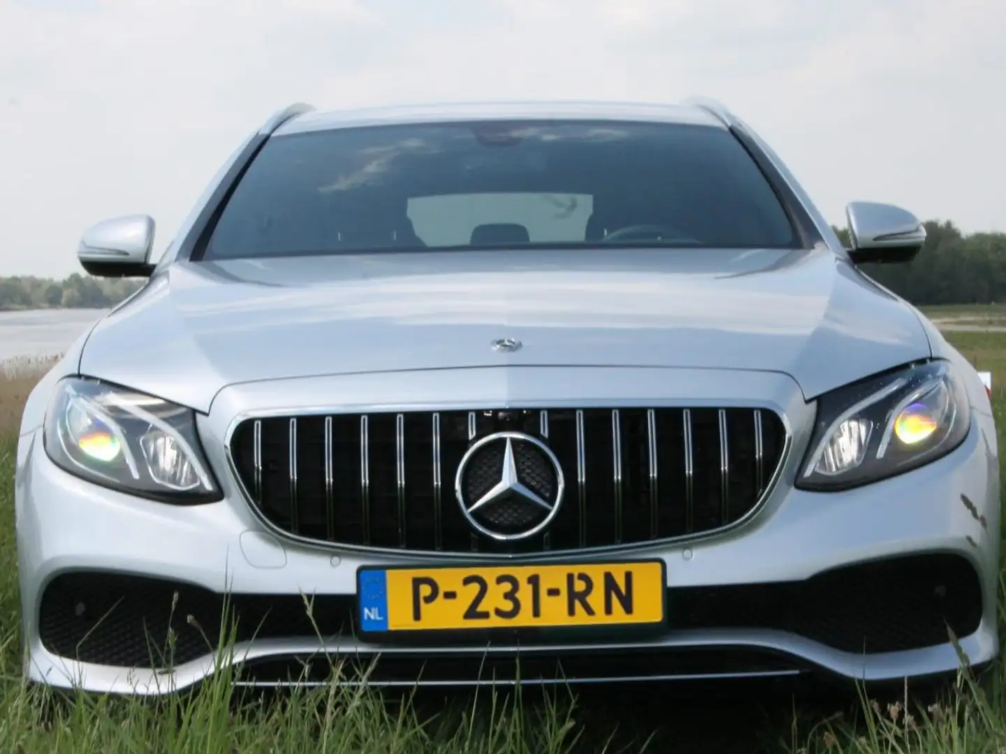 Mercedes-Benz E 200 E+200+Excl.+L. Zilver - 2