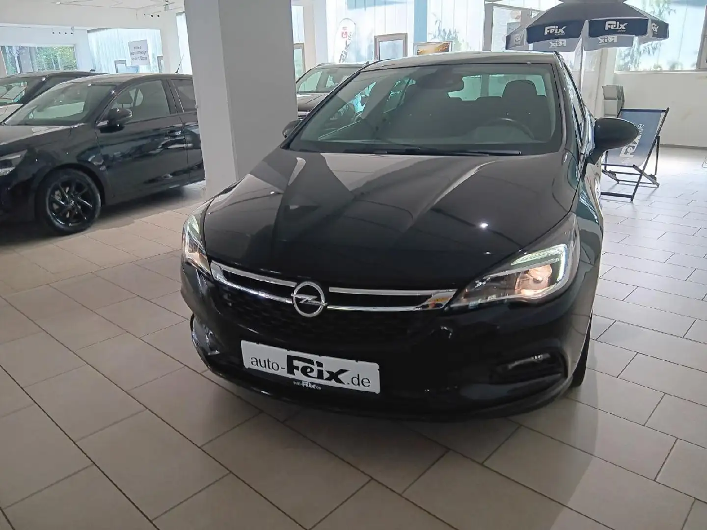 Opel Astra Astra K Lim. 5-trg. ON Schwarz - 1