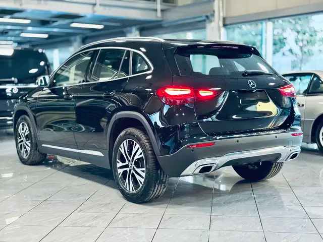 Mercedes-Benz GLA 180 Progressive Advanced Mild-Hybrid