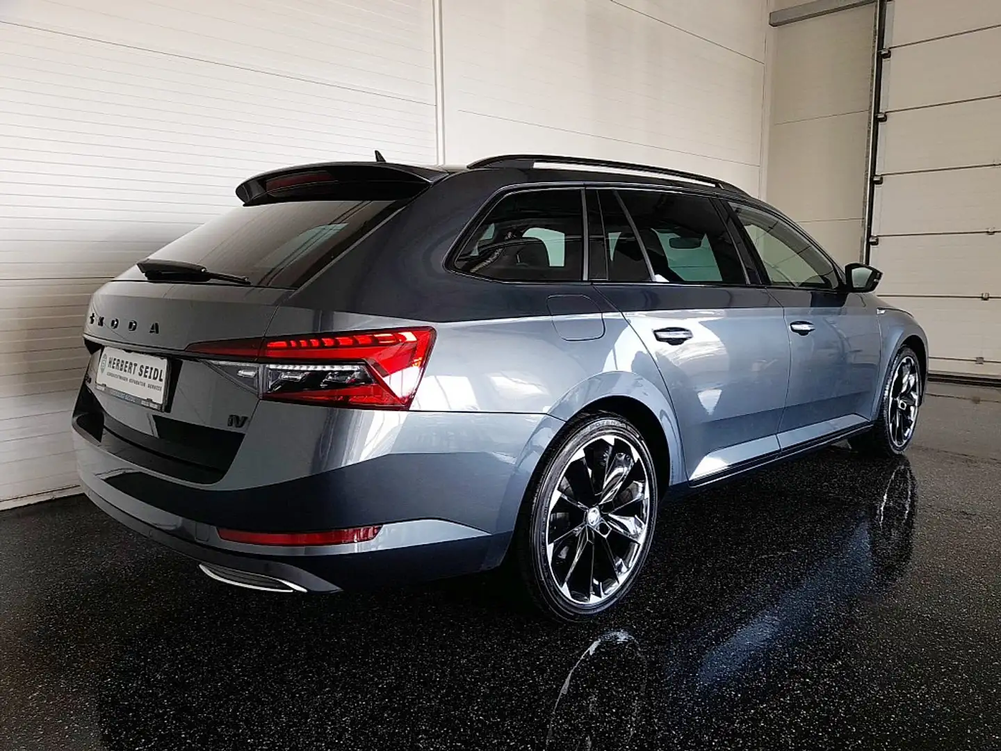 Skoda Superb Kombi Sportline iV 156/218 DSG *SKY / MATRIX-LE... Grau - 2