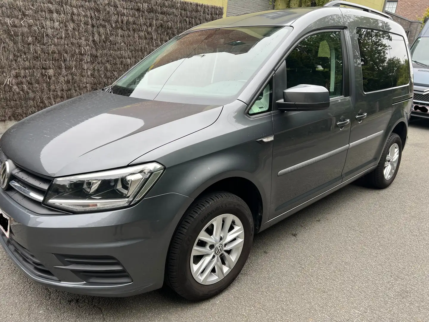 Volkswagen Caddy Caddy CNG 1.4 TGI Highline Gris - 1