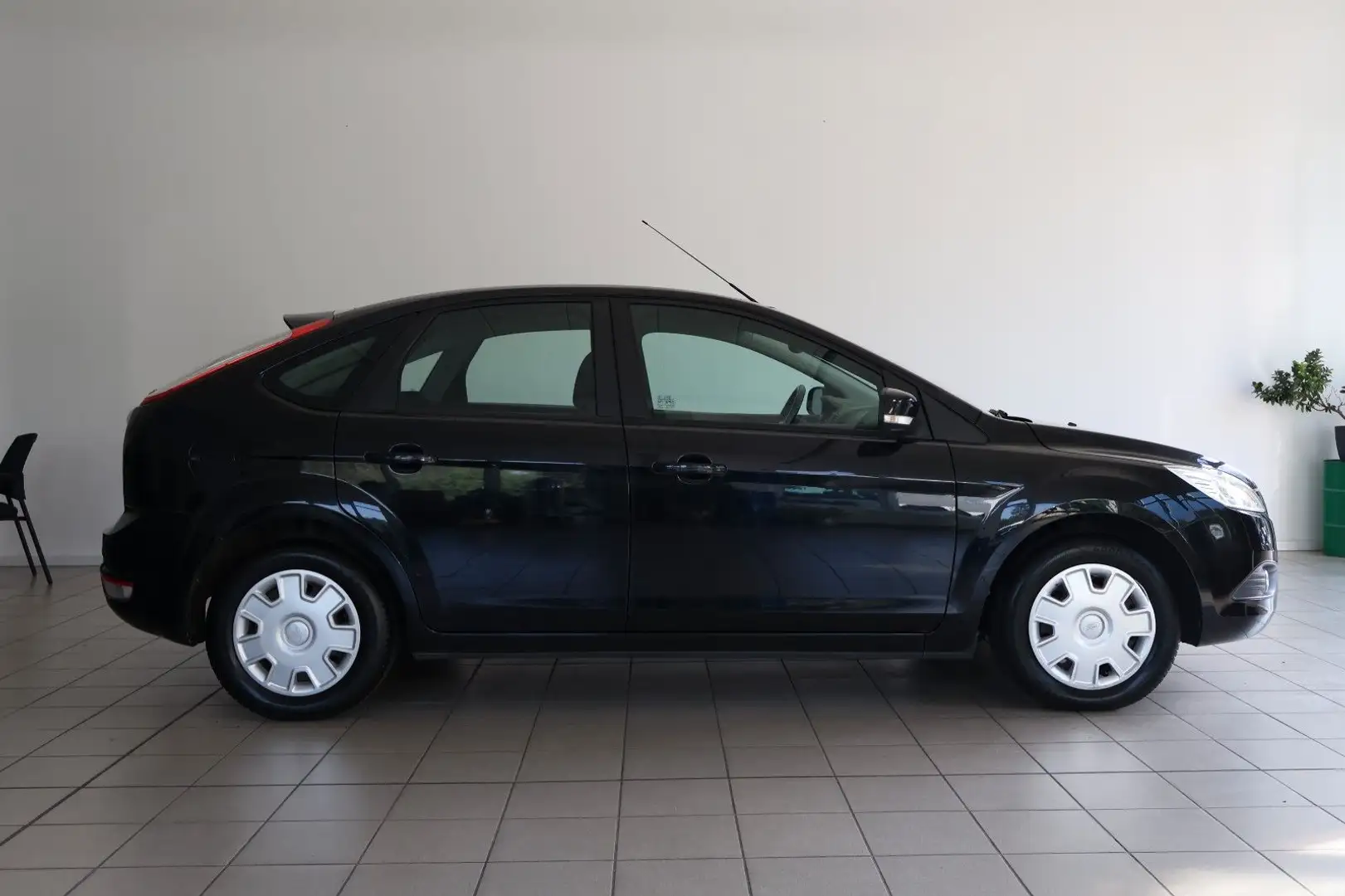 Ford Focus Lim. Style Tempomat Klimaautomatik PDC AHK - 2