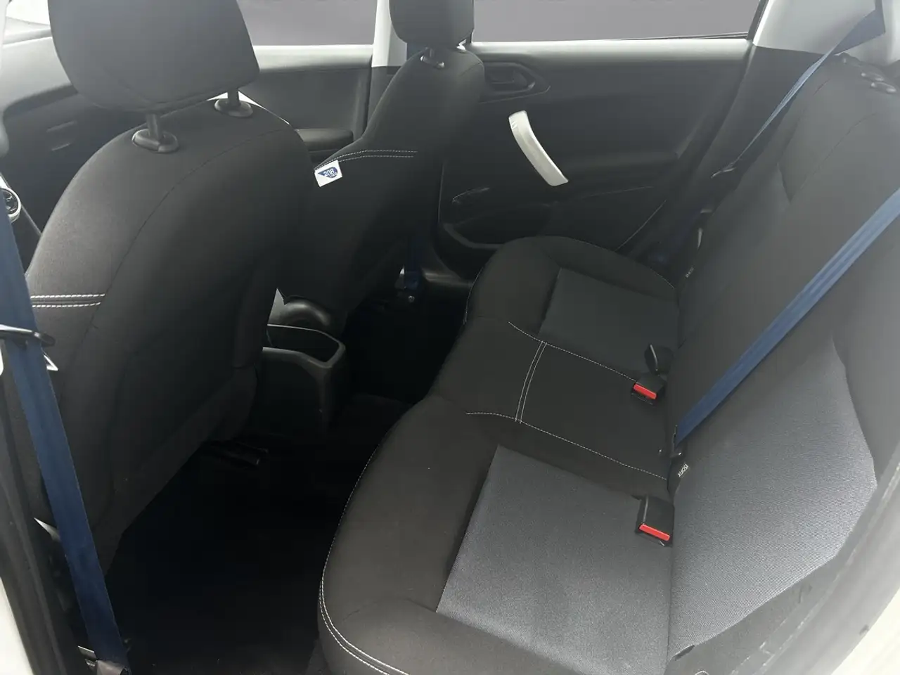 Peugeot 208 208 — photo 13