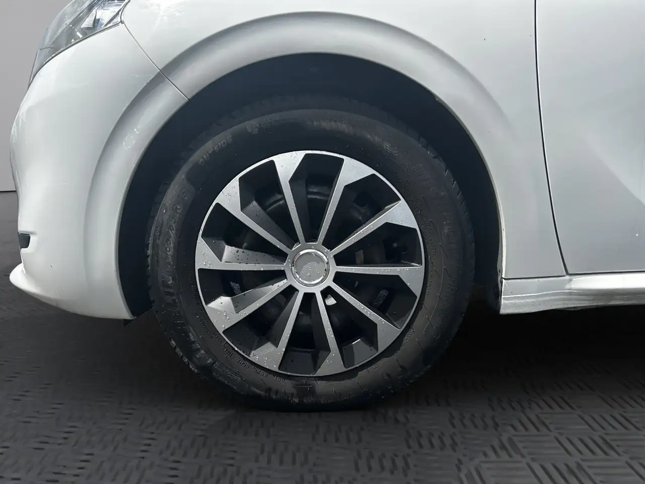 Peugeot 208 208 — photo 21