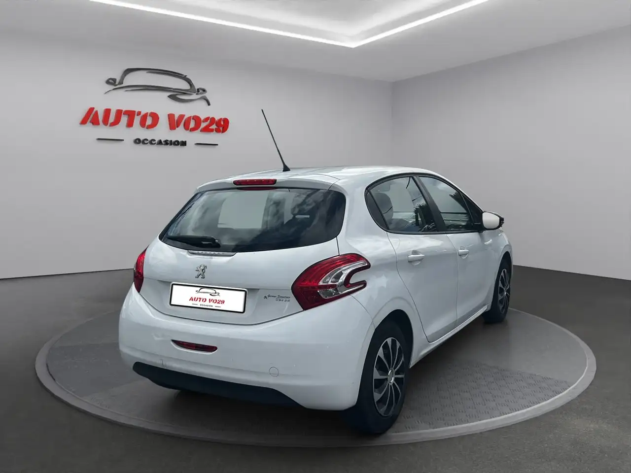 Peugeot 208 208 — photo 6