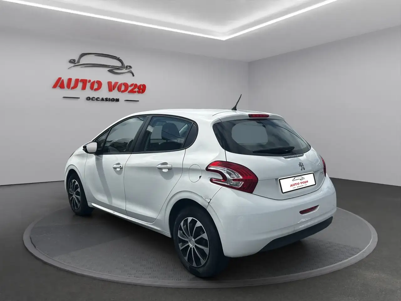 Peugeot 208 208 — photo 4