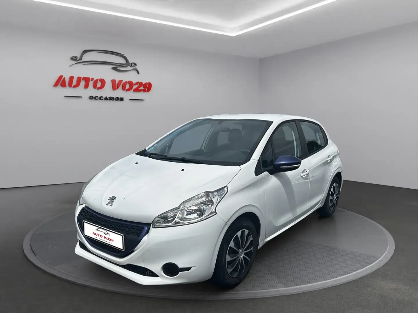 Peugeot 208 1.0 LIKE 5P Weiß - 1