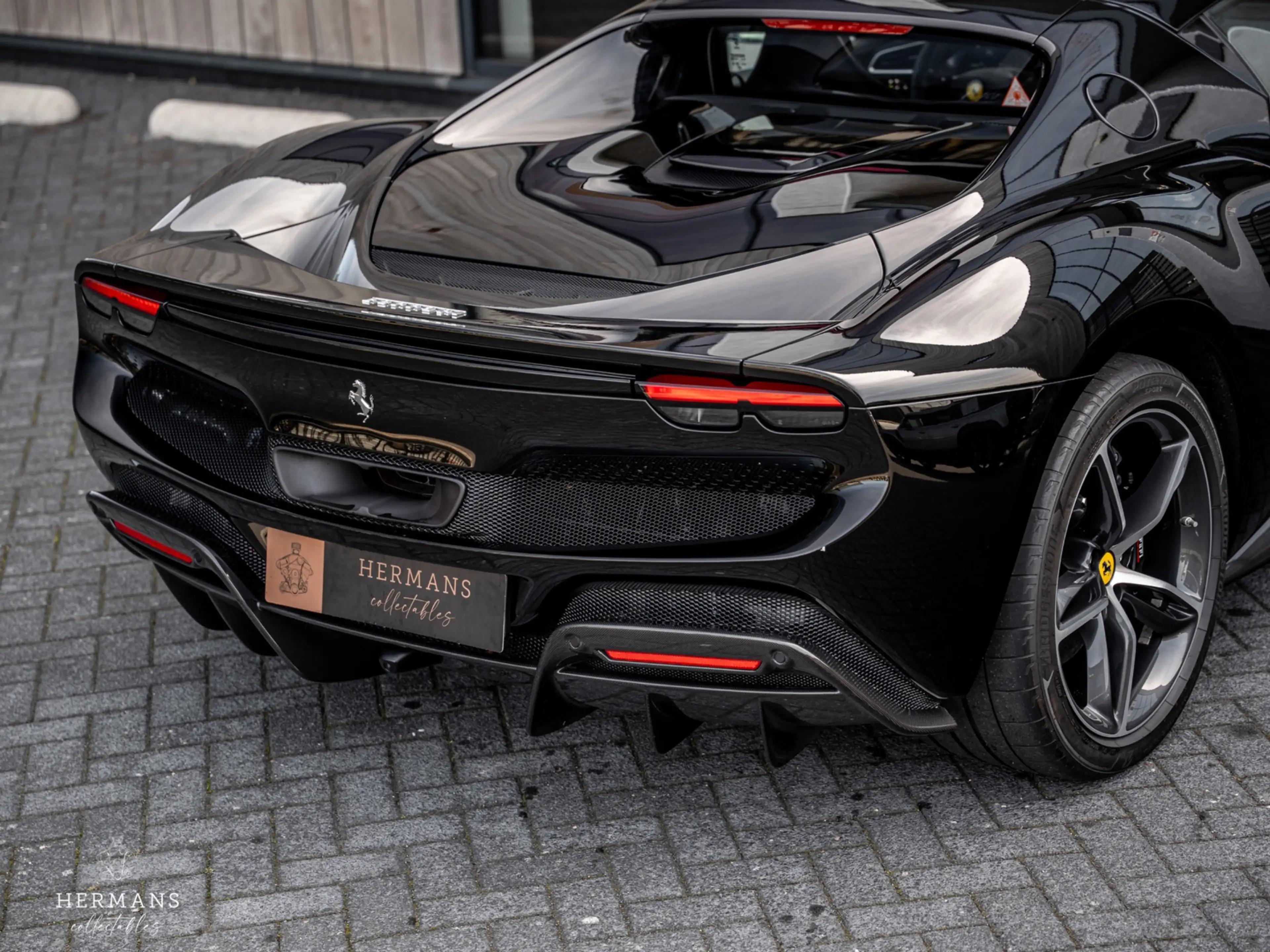 Ferrari 296 GTB 3.0 V6 / Full Carbon / Lift / Passenger / CarPlay — photo 12