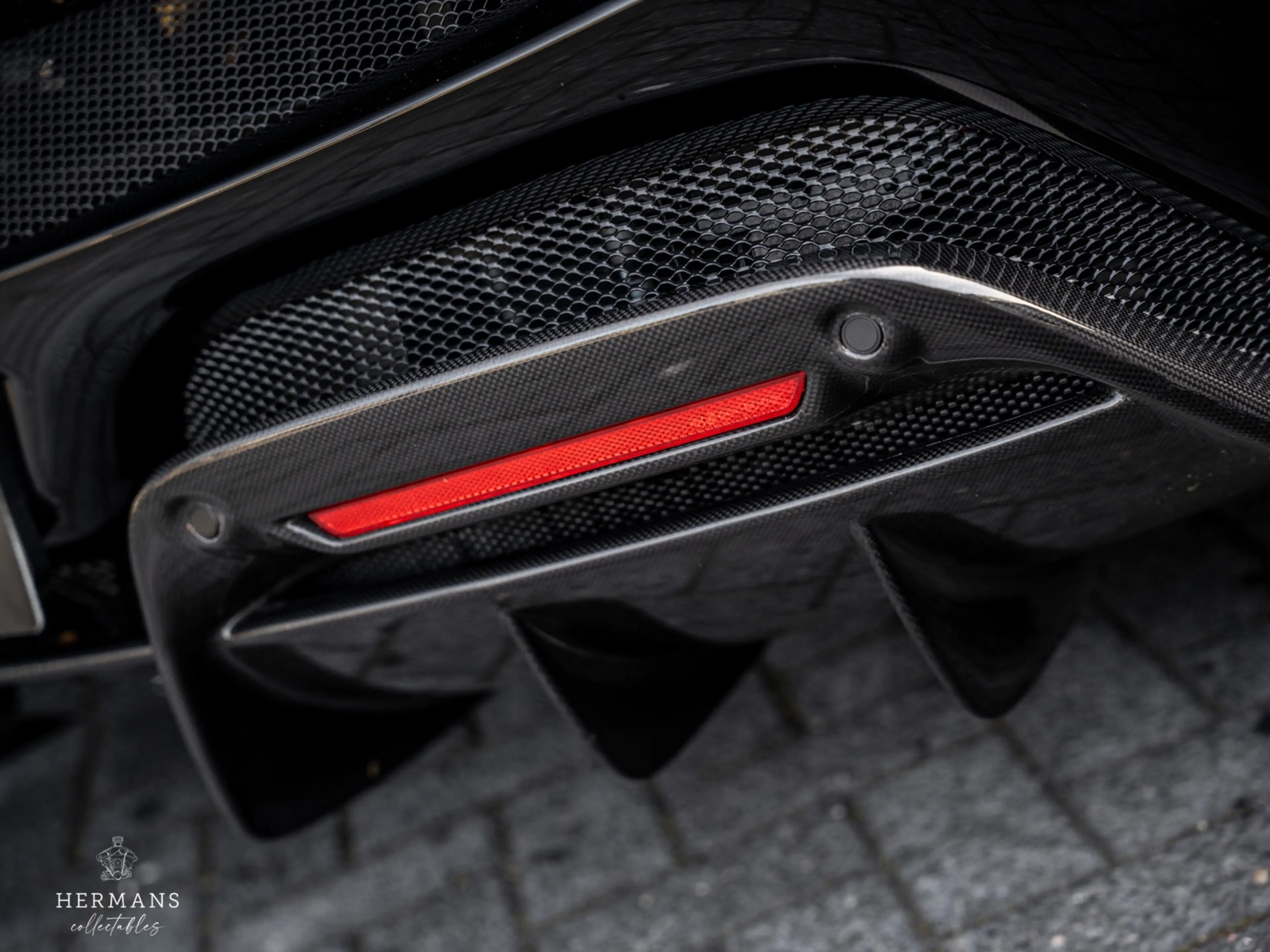 Ferrari 296 GTB 3.0 V6 / Full Carbon / Lift / Passenger / CarPlay — photo 13