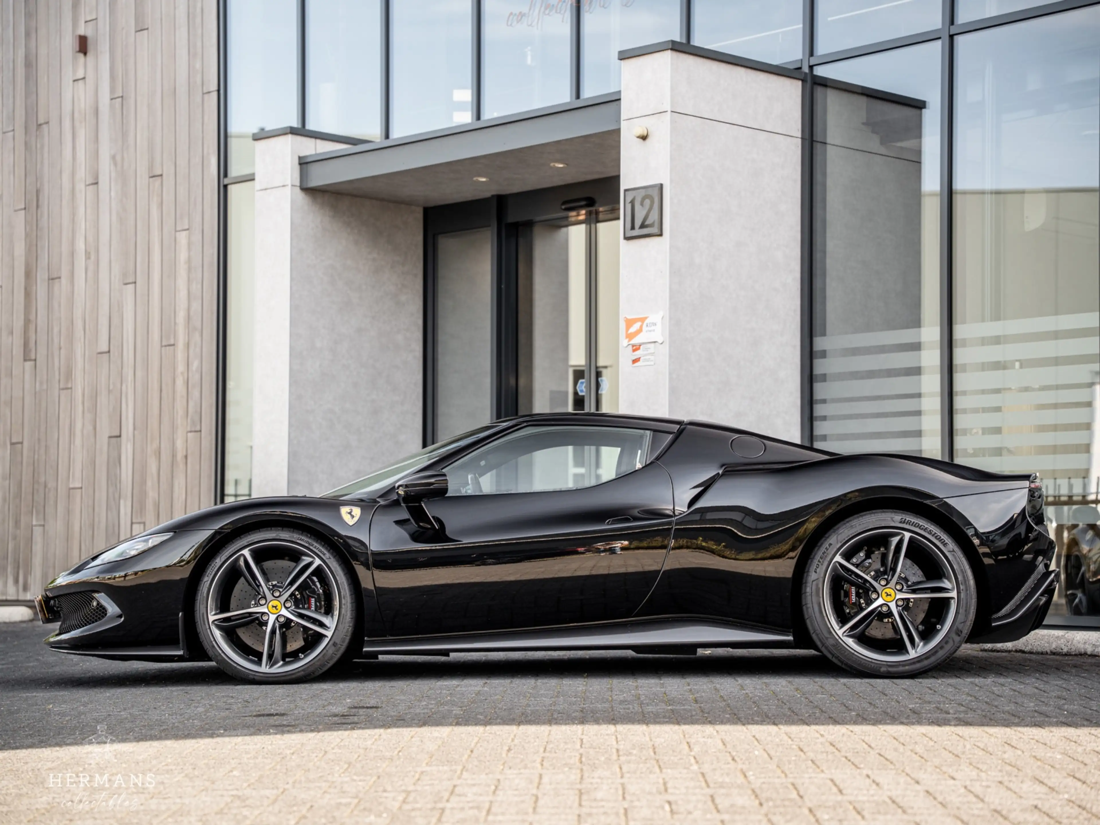 Ferrari 296 GTB 3.0 V6 / Full Carbon / Lift / Passenger / CarPlay — photo 15