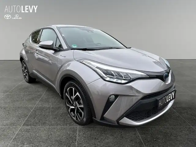 Toyota C-HR view 8