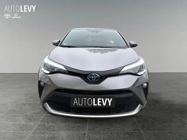 Toyota C-HR view 9