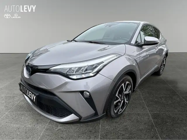 Toyota C-HR view 2