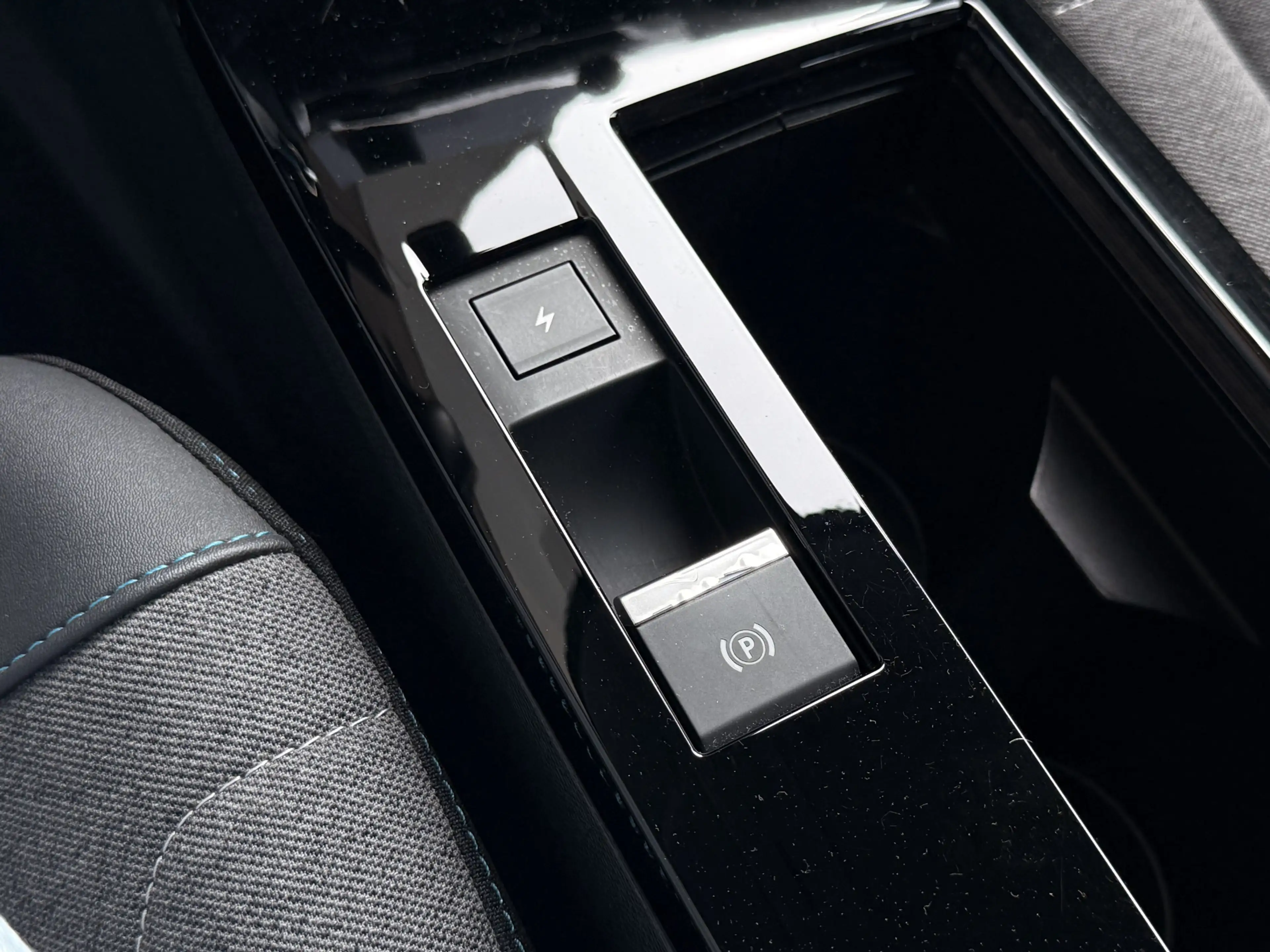 Citroen E-C4 Electric You 50 kWh Camera / Cruise / Carplay / Lm Velgen — photo 35