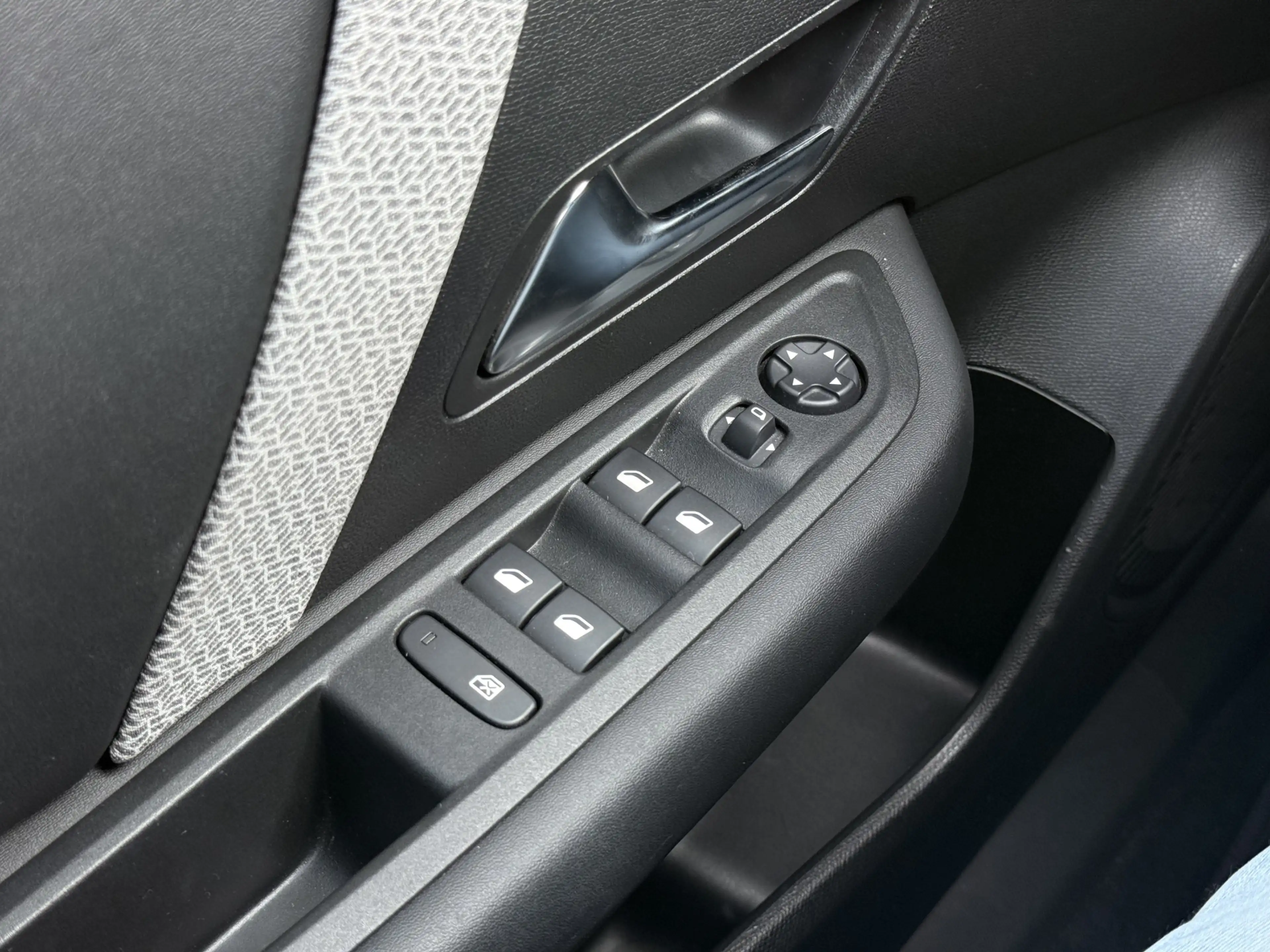 Citroen E-C4 Electric You 50 kWh Camera / Cruise / Carplay / Lm Velgen — photo 38