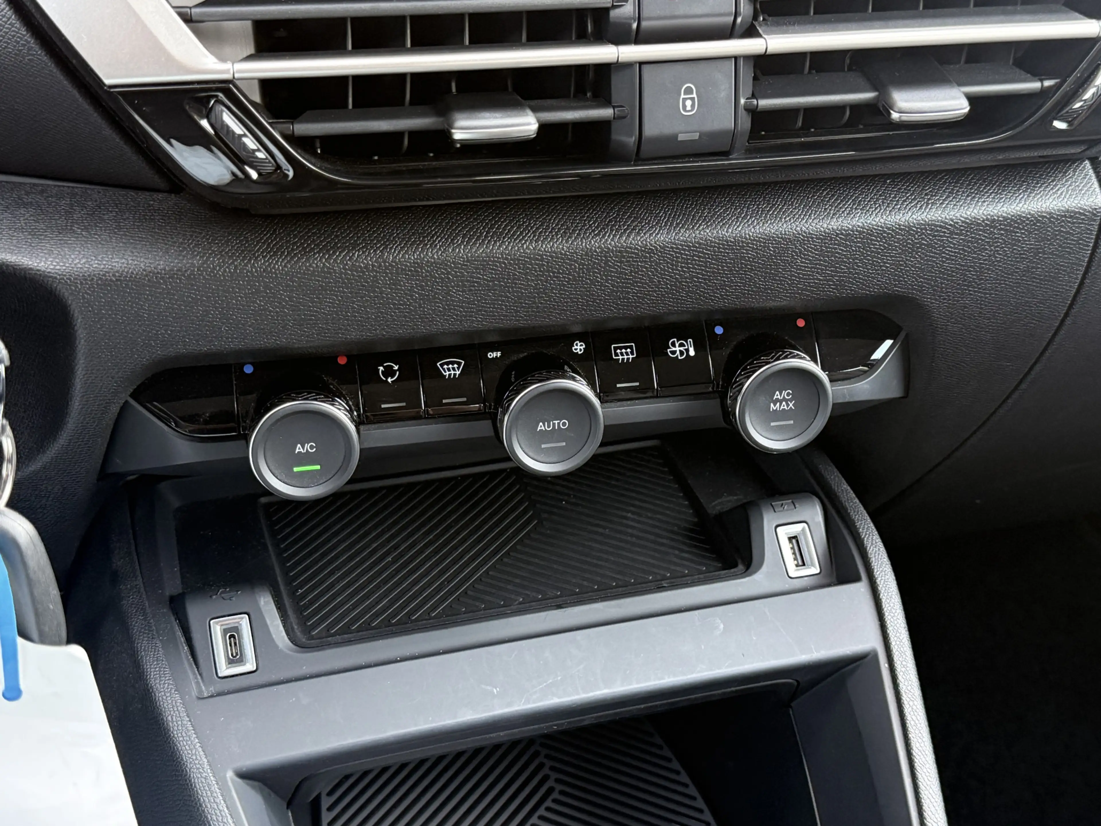 Citroen E-C4 Electric You 50 kWh Camera / Cruise / Carplay / Lm Velgen — photo 33