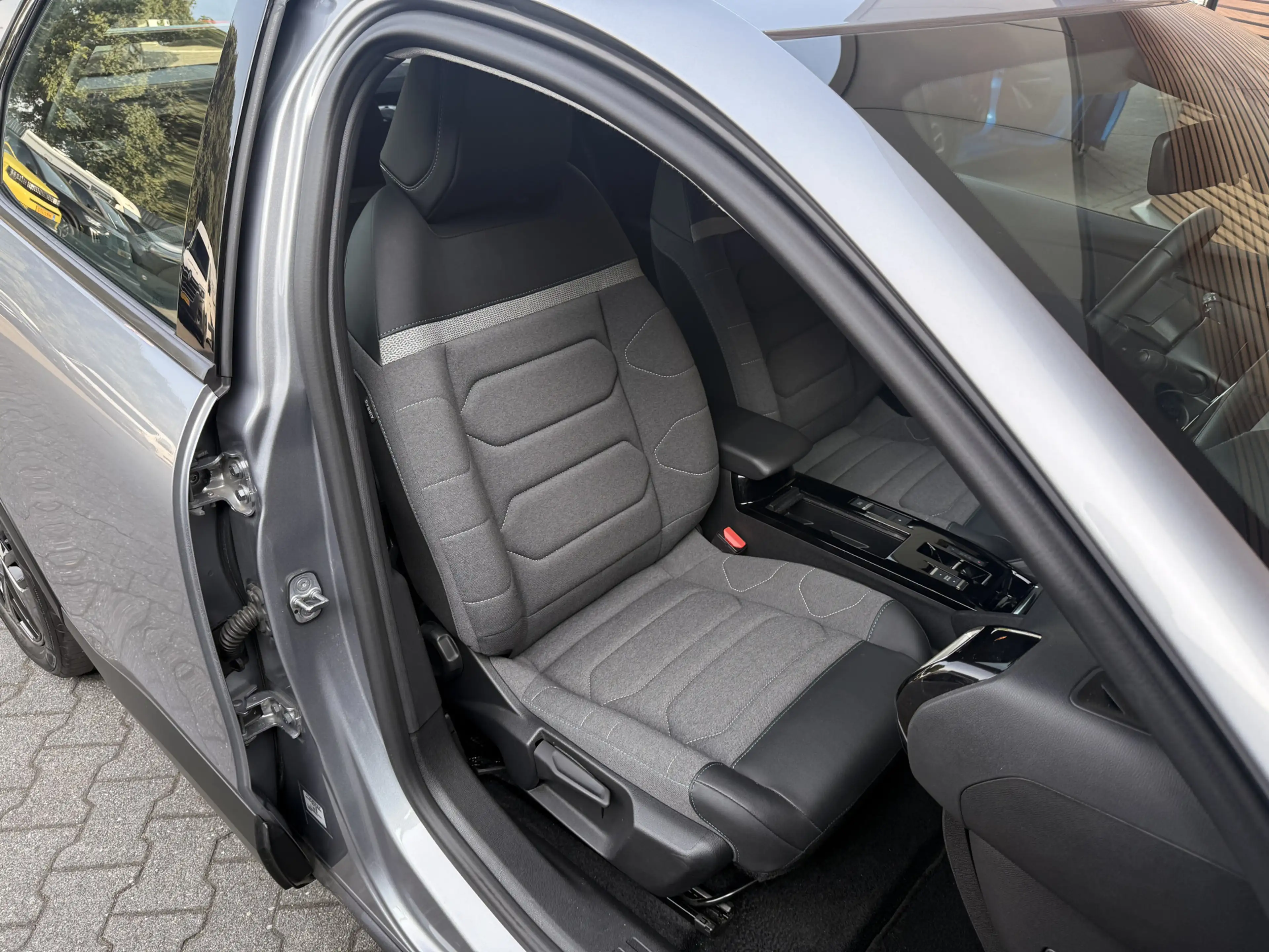 Citroen E-C4 Electric You 50 kWh Camera / Cruise / Carplay / Lm Velgen — photo 39