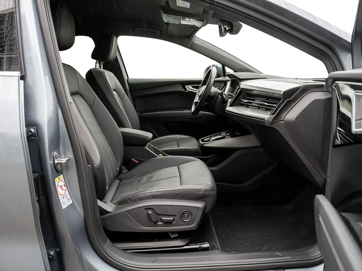 Audi Q4 e-tron 40 e-tron AHK MATRIX KAM LEDER Blau - 2