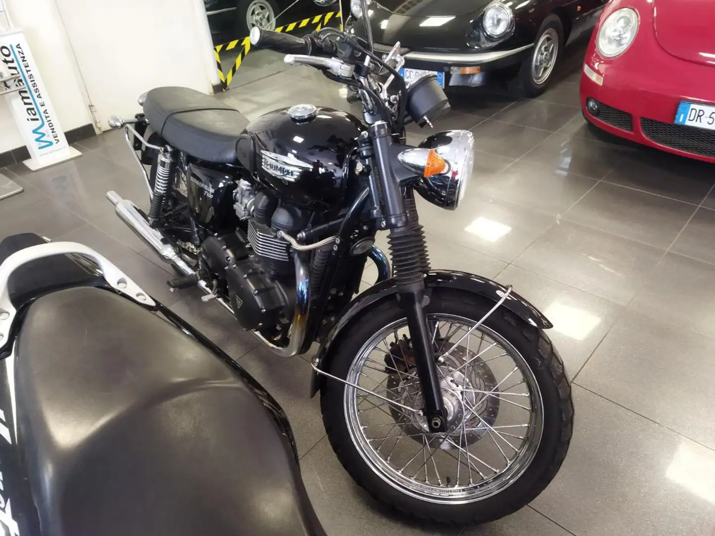 Triumph Bonneville T100 Black 865cc 65cv GOMME NUOVE Nero - 2