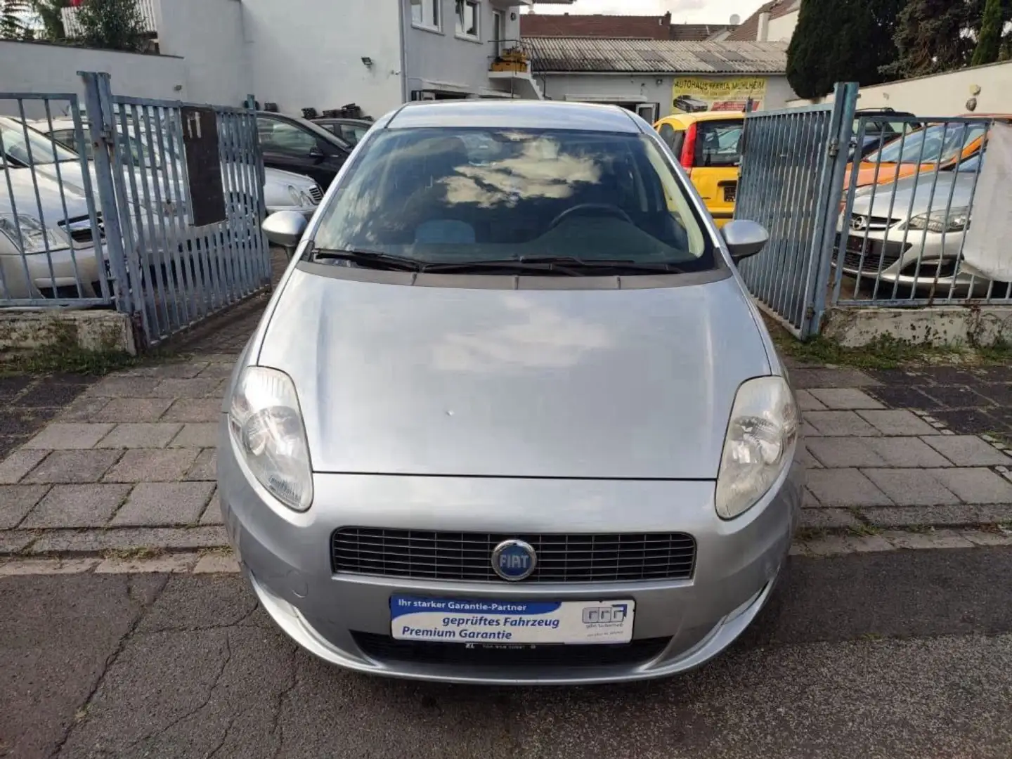 Fiat Grande Punto 1.4 8V Dynamic*Klimaanlage*2Hand Grigio - 2