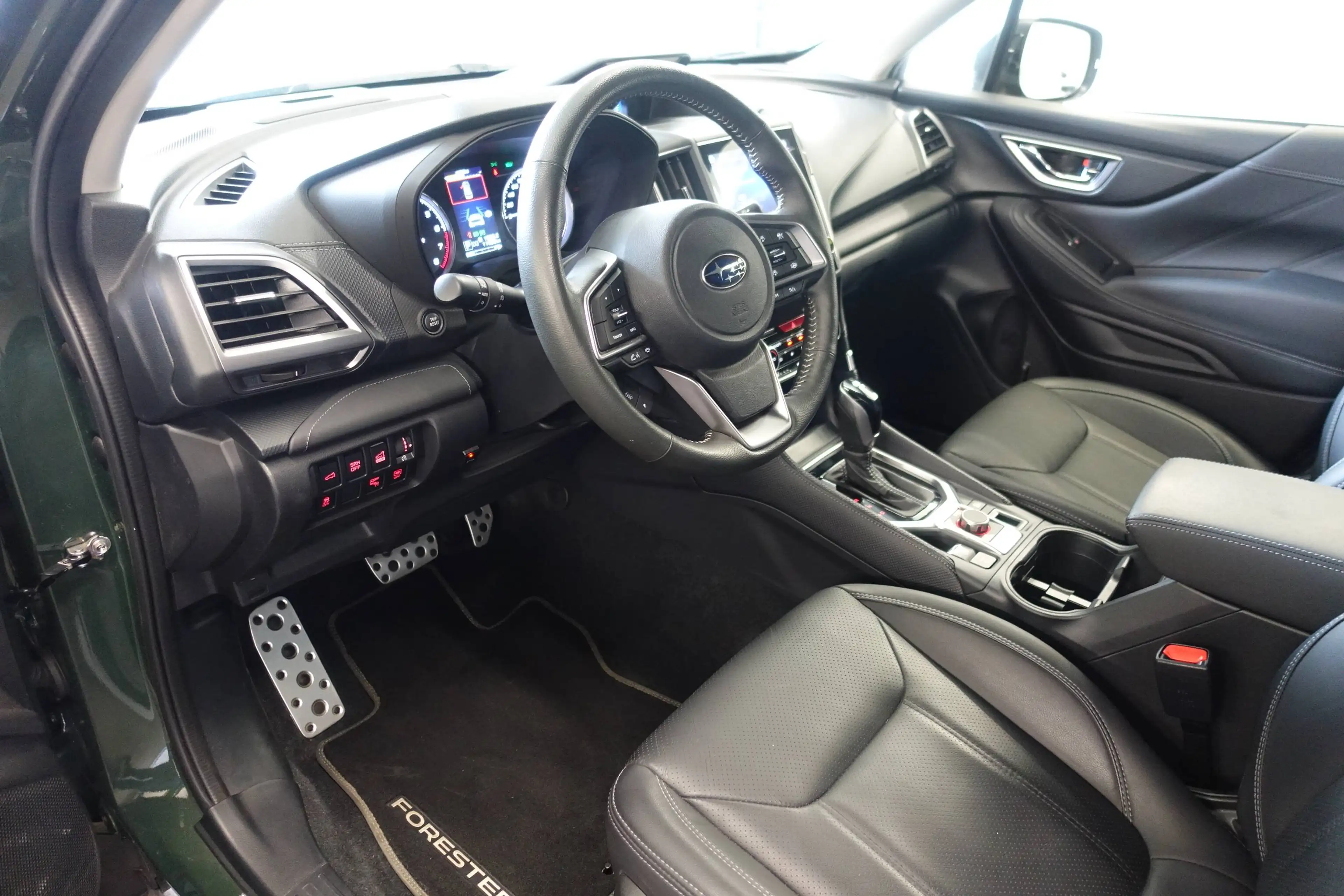 Subaru Forester 2.0 E-Boxer Premium AWD Aut. — photo 4