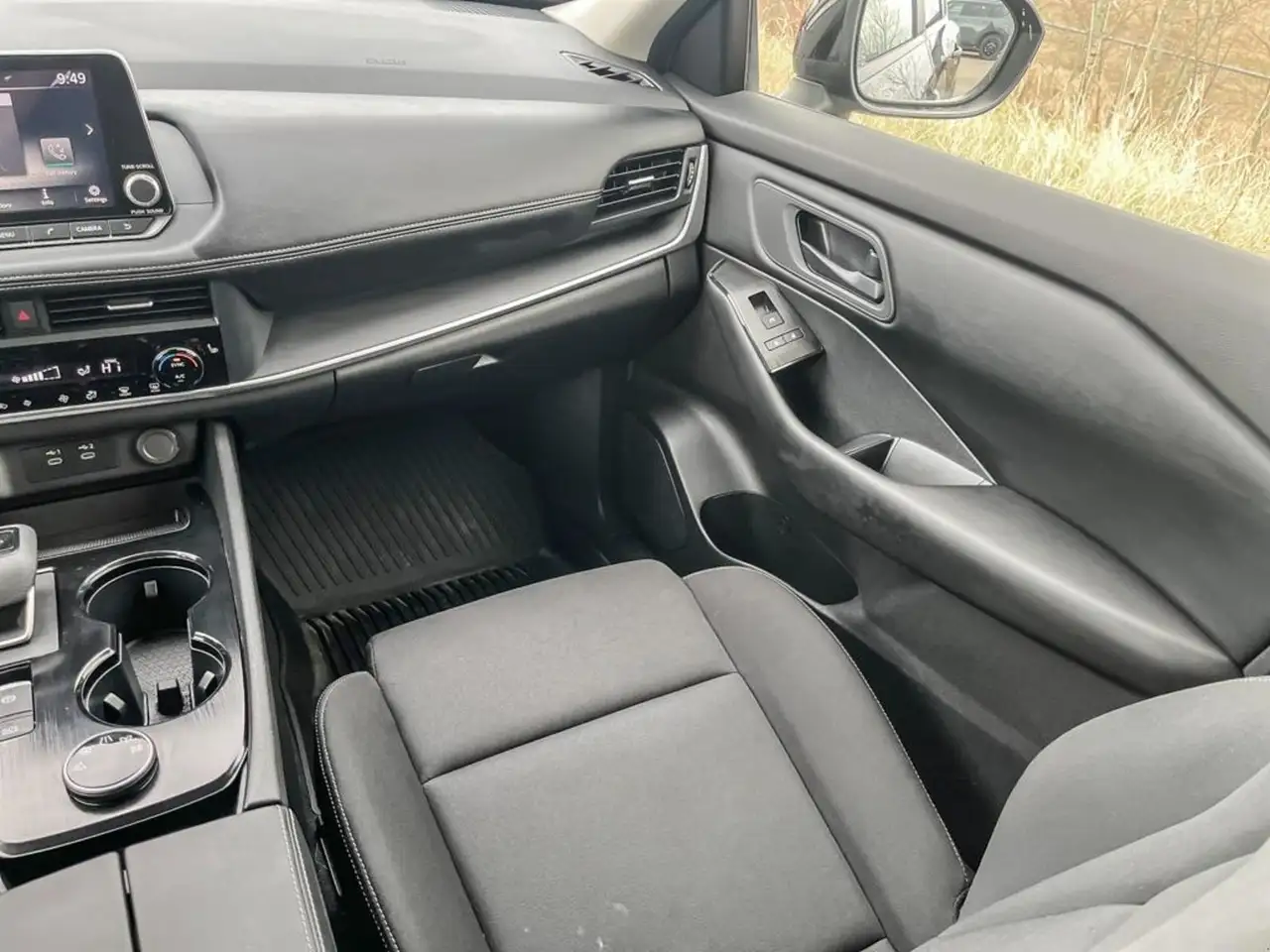 Nissan Rogue снимка Nissan Rogue
