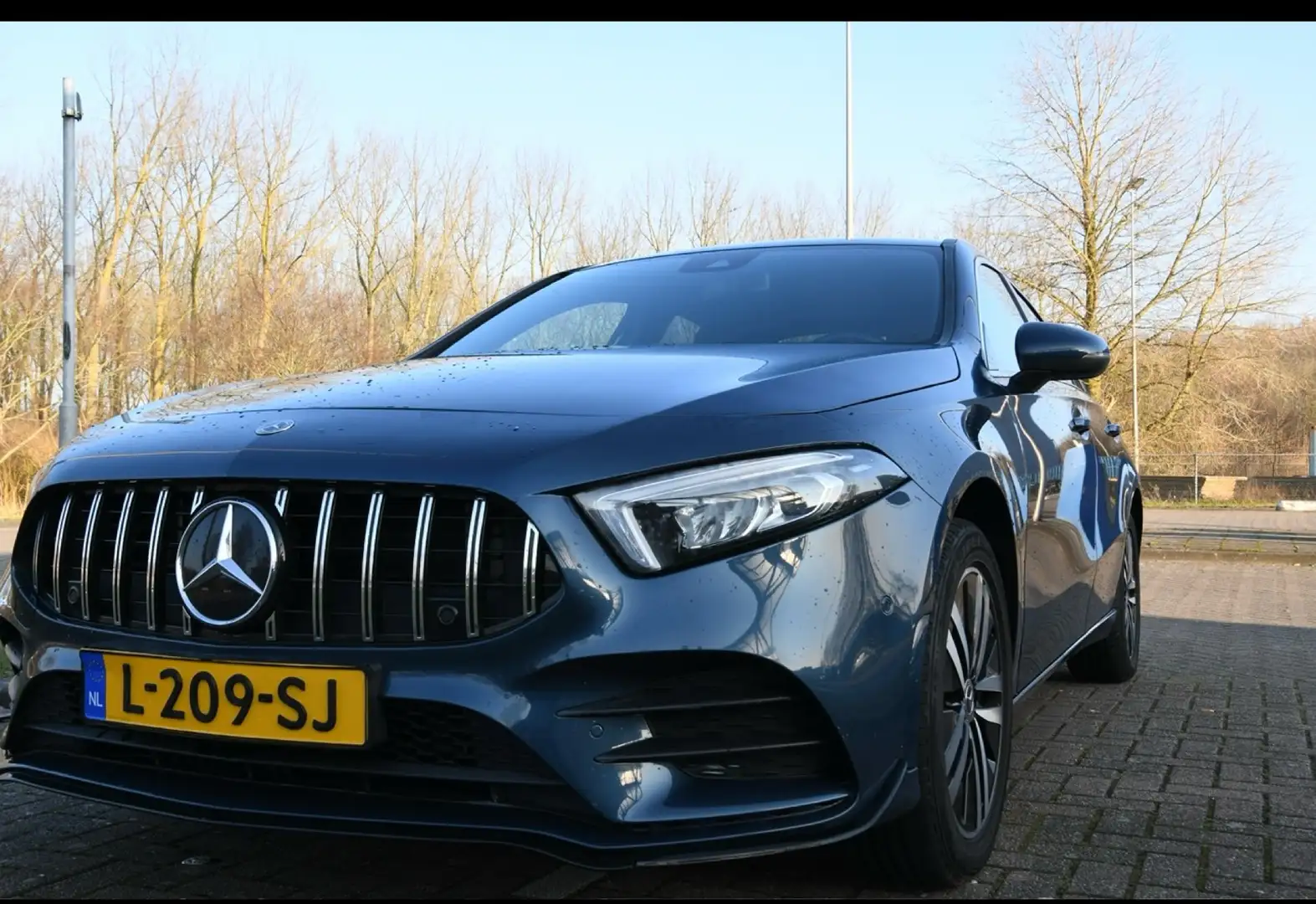 Mercedes-Benz A 250 Advantage Modrá - 1