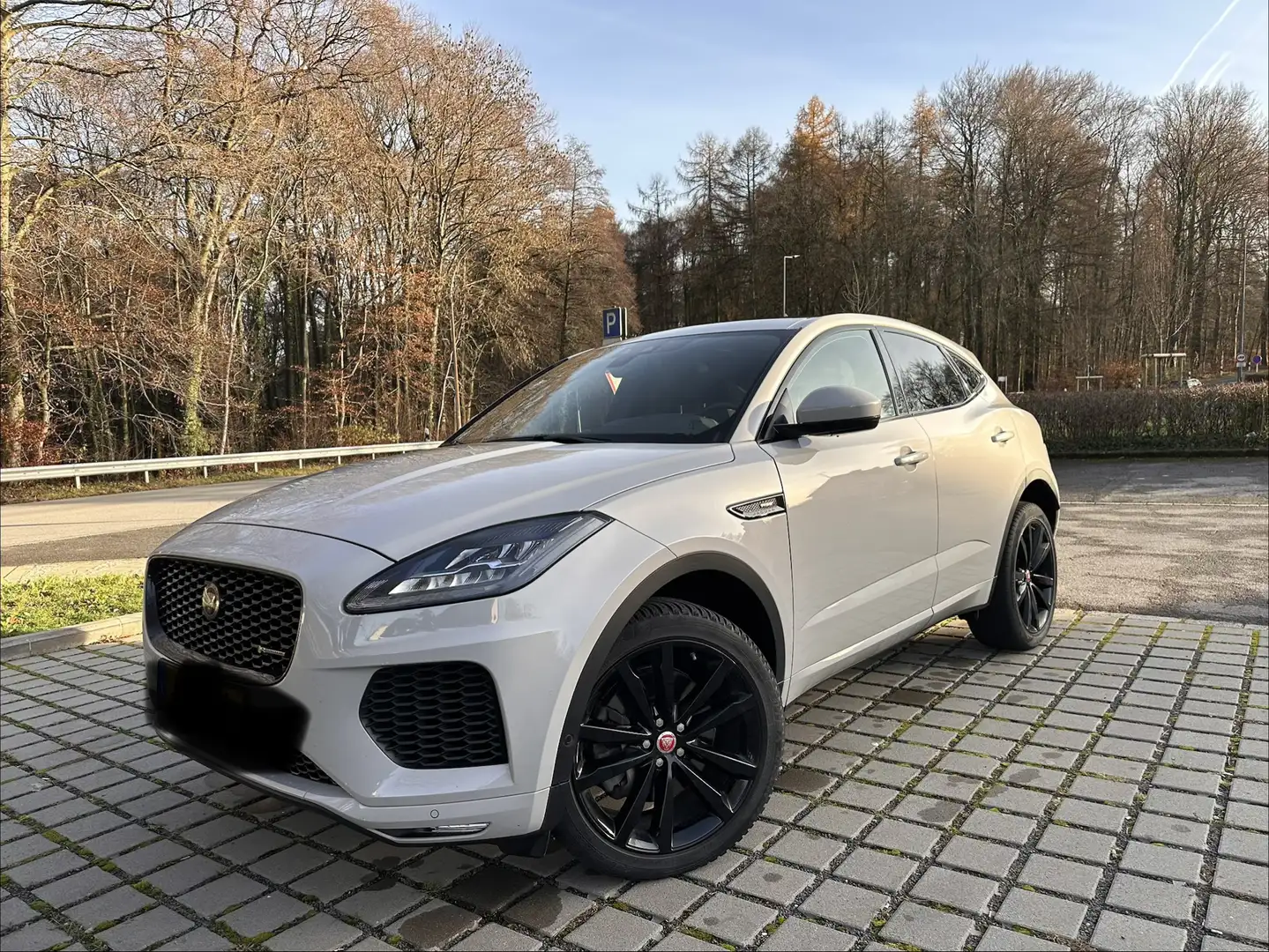 Jaguar E-Pace E-Pace P300 AWD Aut. R-Dynamic HSE Gris - 1