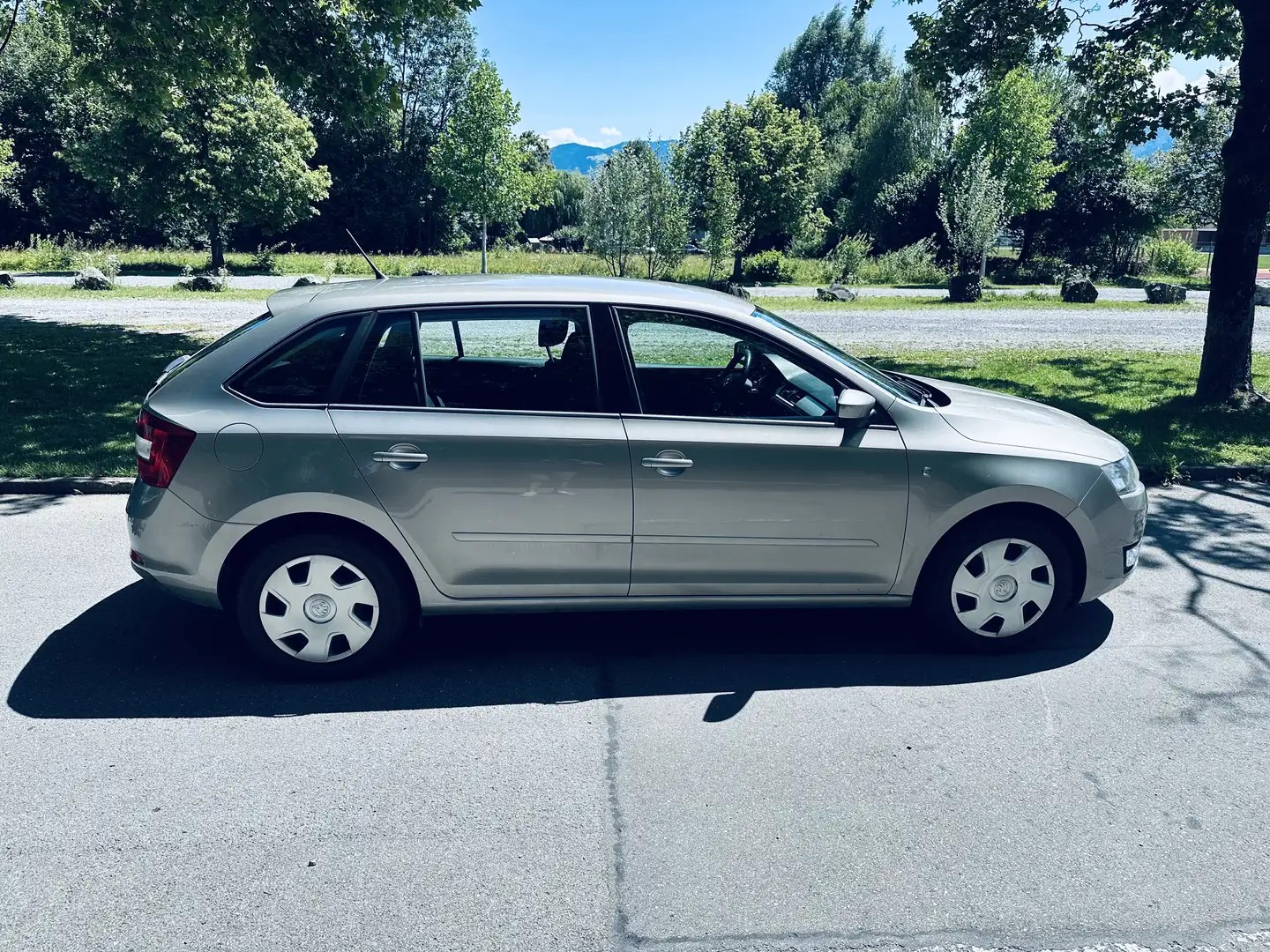 Skoda Rapid/Spaceback Rapid Spaceback 1,2 TSI 61.000km Service Neu Grau - 2