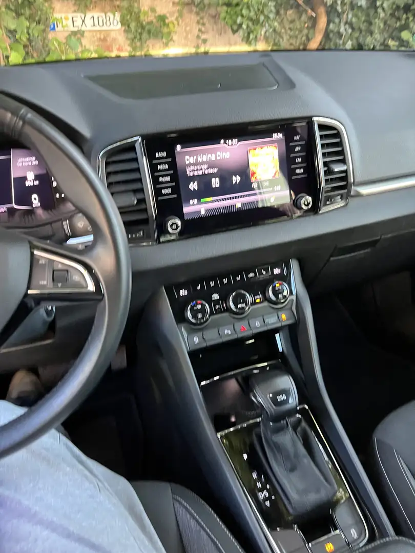 Skoda Karoq Drive 125 Weiß - 1