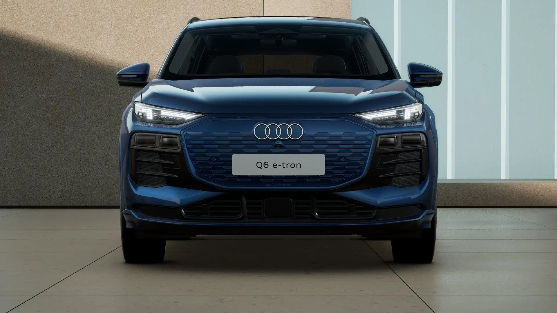Audi Q6 e-tron TECH LED+ PANO KAM. ACC Синий - 2