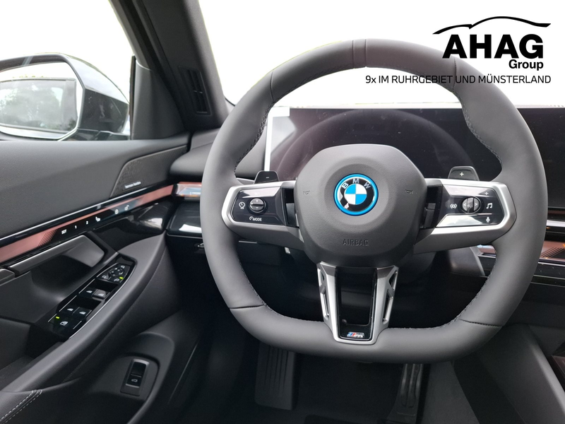 BMW 550 e xDrive M Sportpaket Pro — photo 11