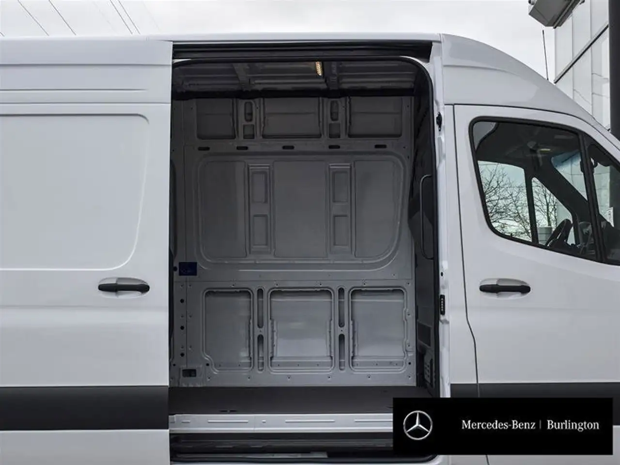 Mercedes-Benz Sprinter снимка Mercedes-Benz Sprinter