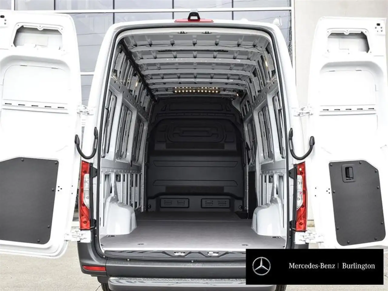 Mercedes-Benz Sprinter снимка Mercedes-Benz Sprinter