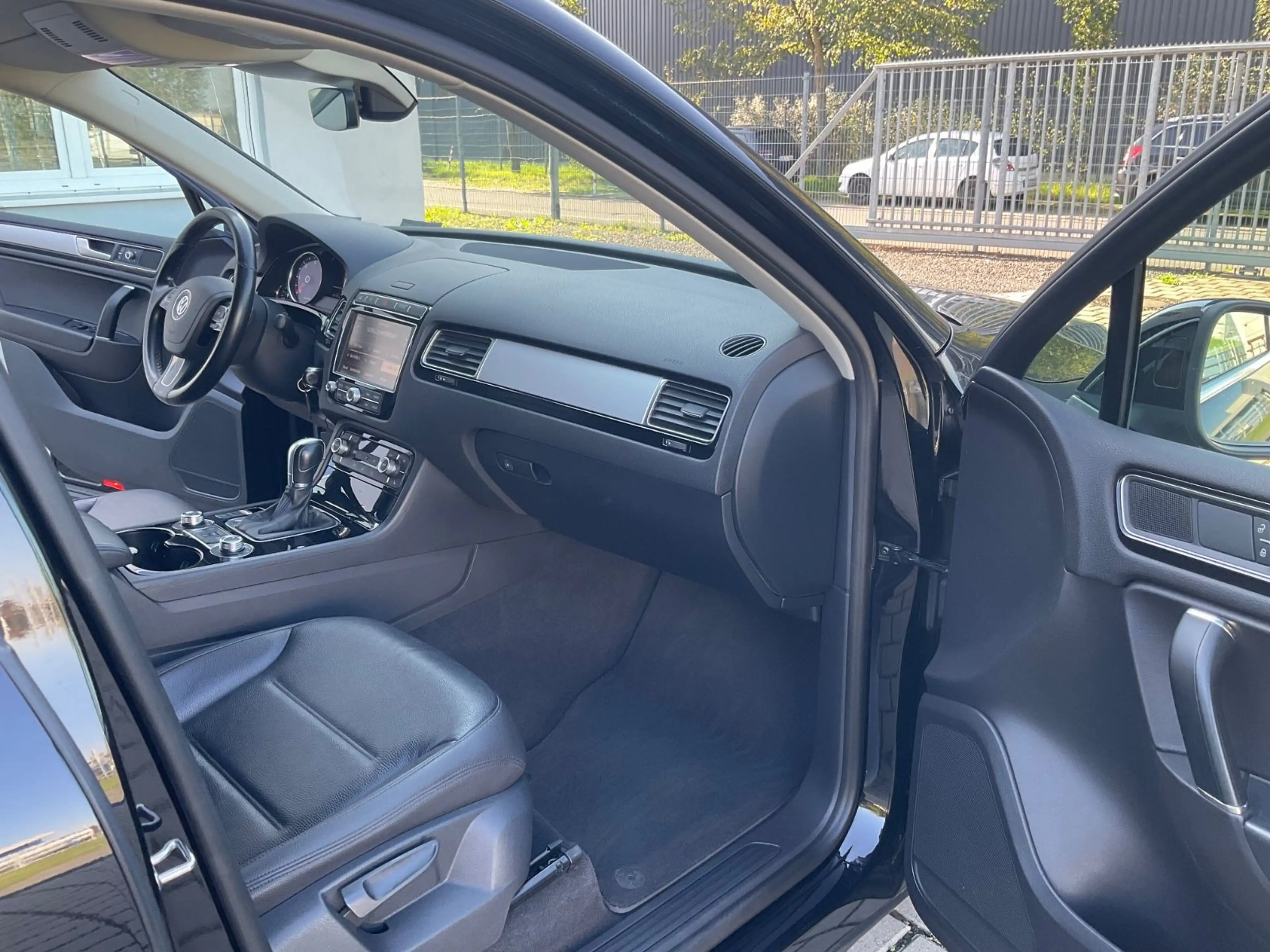 Volkswagen Touareg V6 TDI BMT 4M Execut Edit Luftfahrwk AHK — photo 9