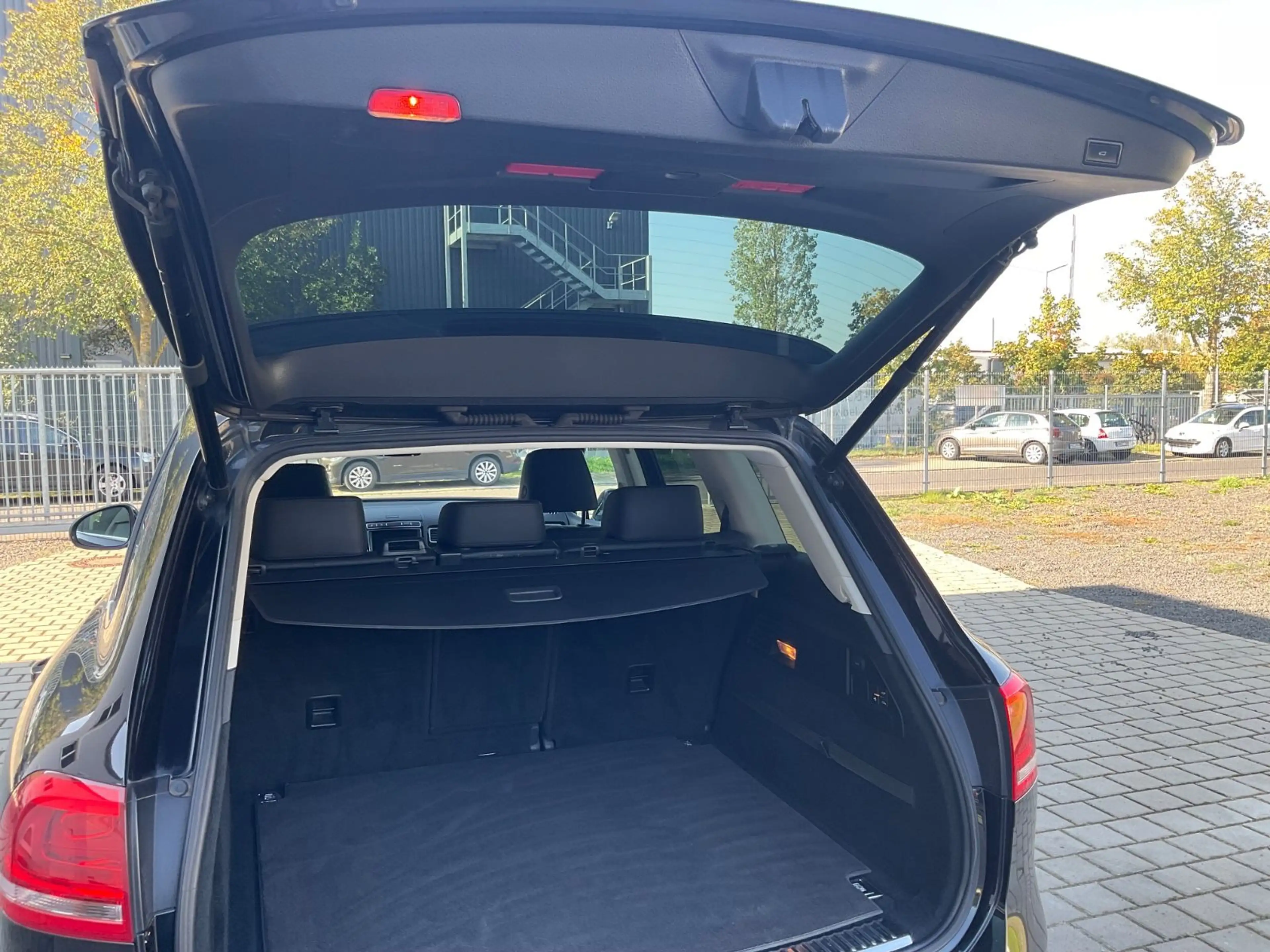 Volkswagen Touareg V6 TDI BMT 4M Execut Edit Luftfahrwk AHK — photo 14