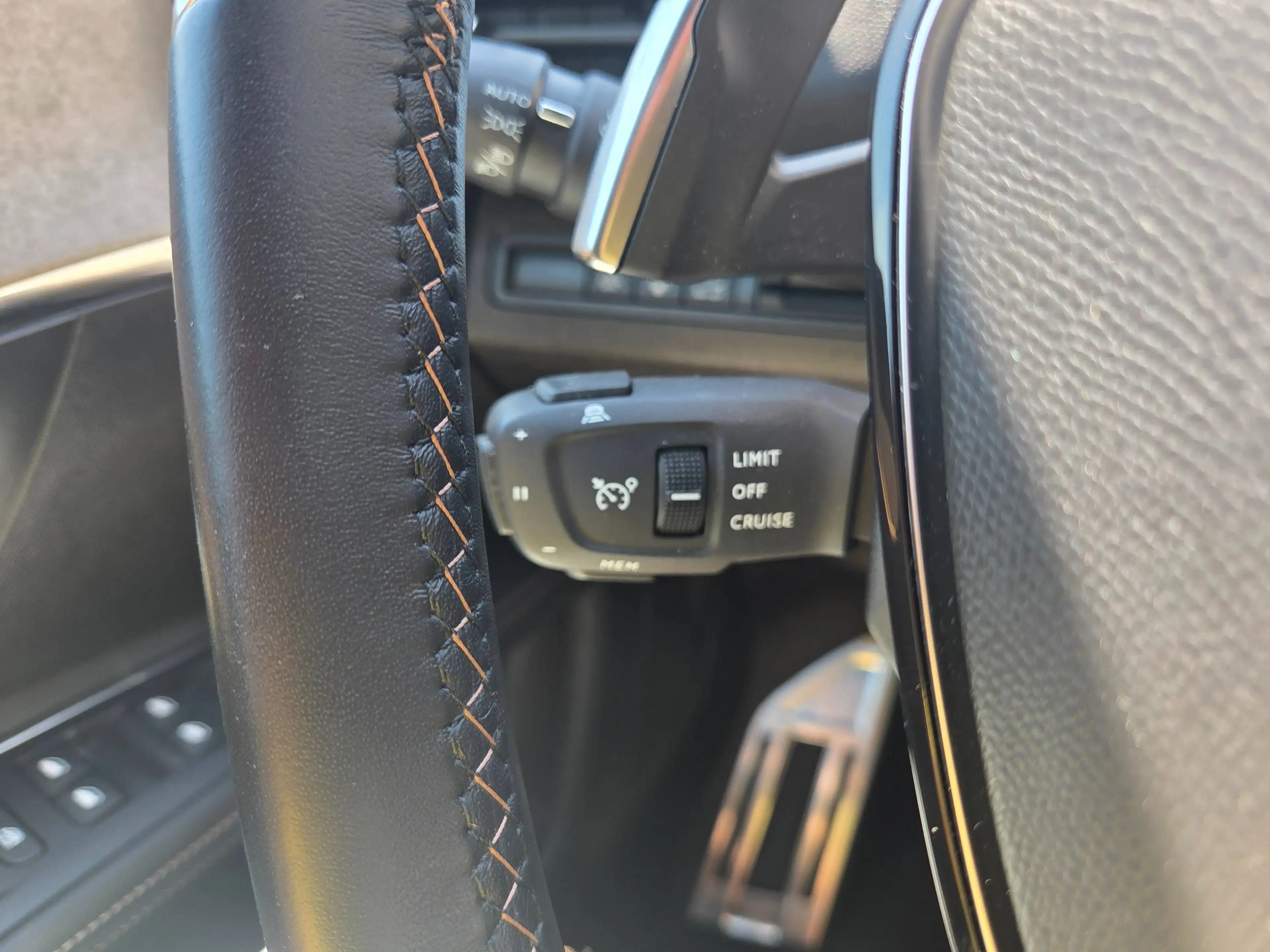 Peugeot 5008 GT ACC LED KAMERA NAVI — photo 14