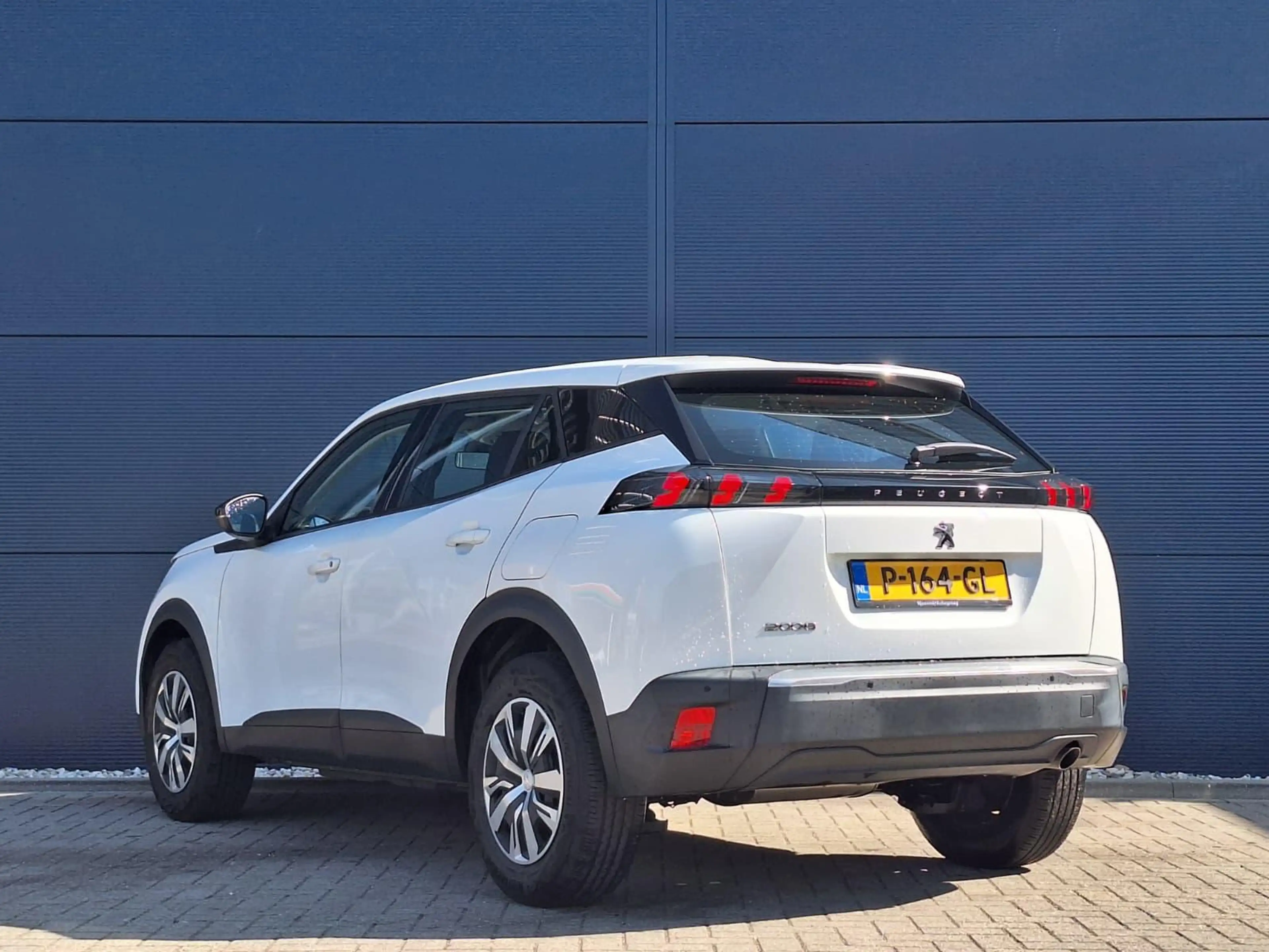 Peugeot 2008 1.2 Puretech 100pk Active | Navigatie | Cruise Con — photo 5