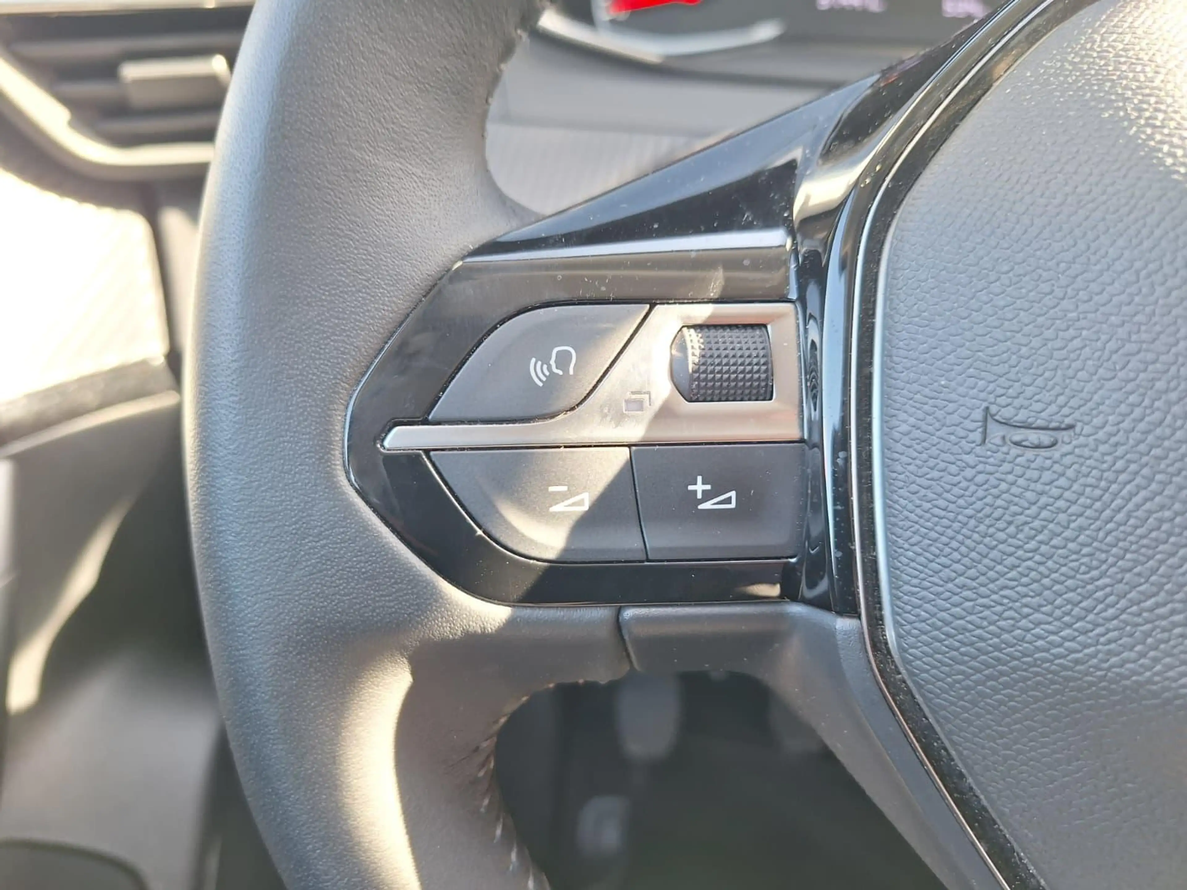Peugeot 2008 1.2 Puretech 100pk Active | Navigatie | Cruise Con — photo 27
