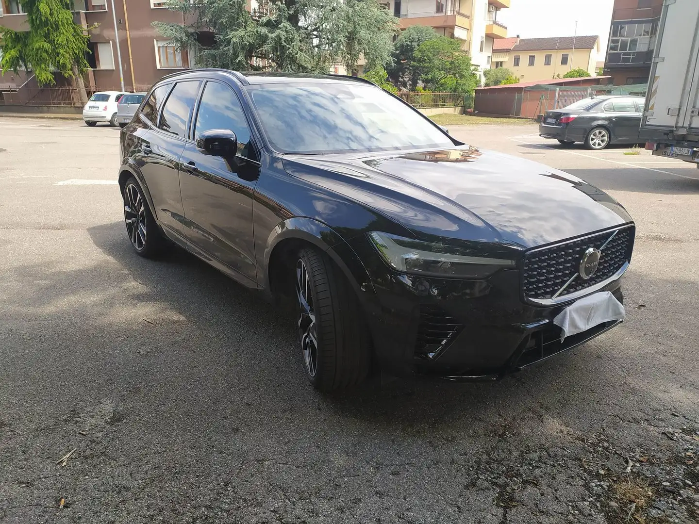 Volvo XC60 Ultimate Dark 2.0 T6 Recharge PHEV Nero - 2