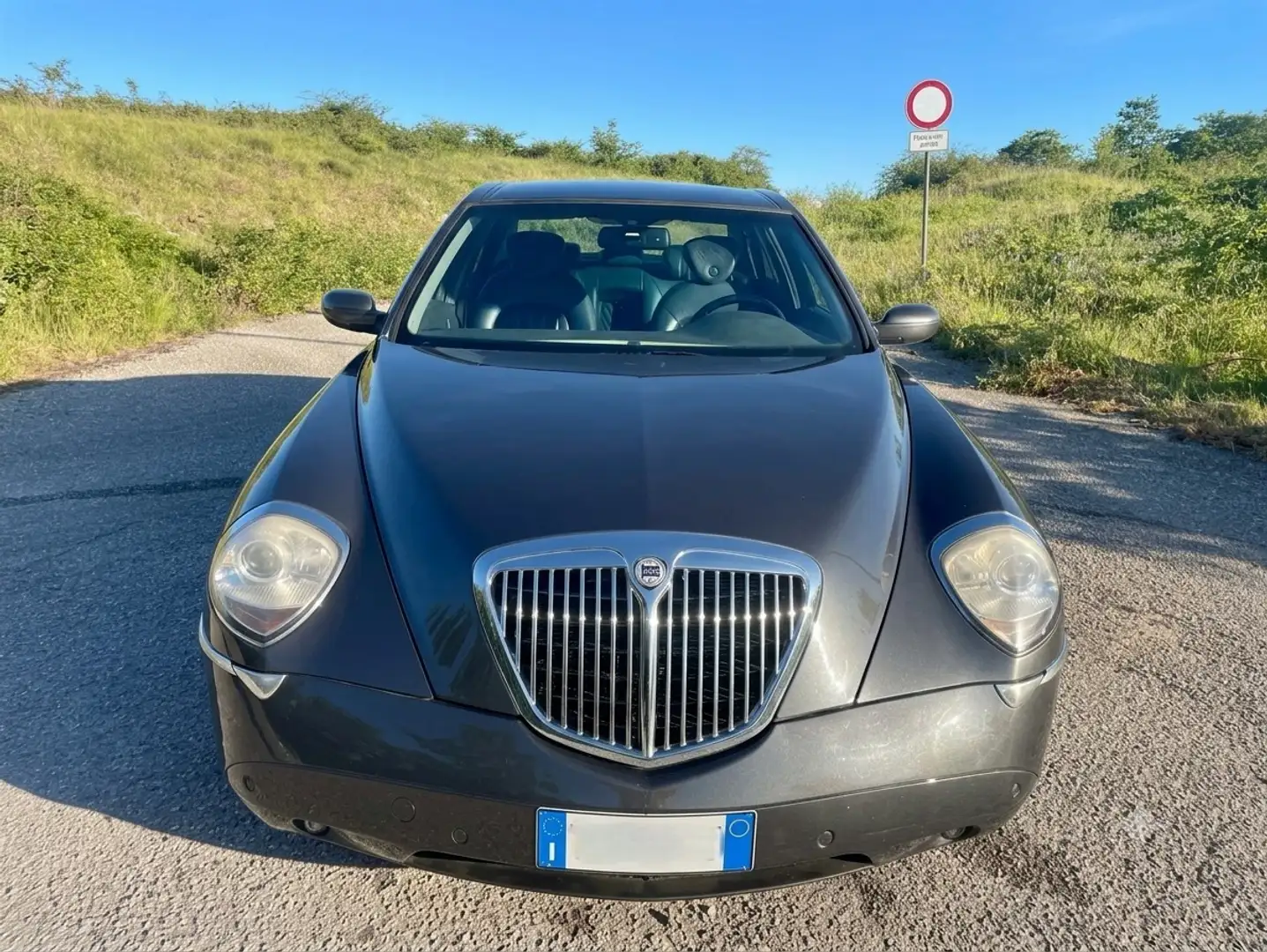 Lancia Thesis Thesis 2.4 jtd Emblema Grau - 2