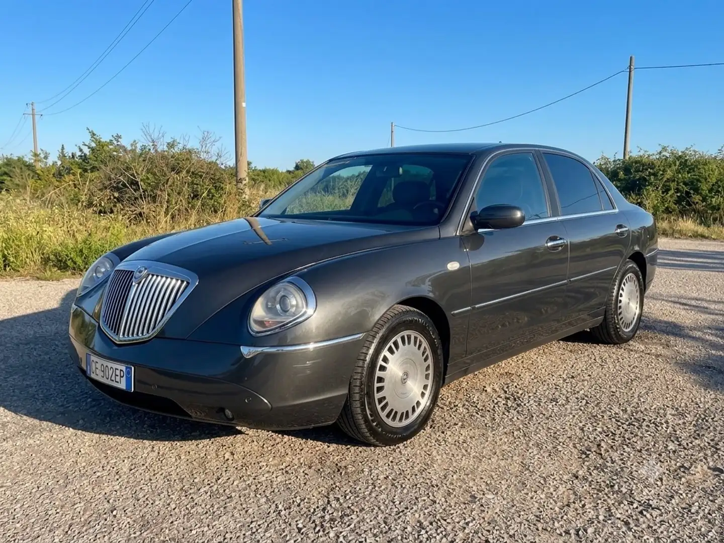 Lancia Thesis Thesis 2.4 jtd Emblema Grau - 1