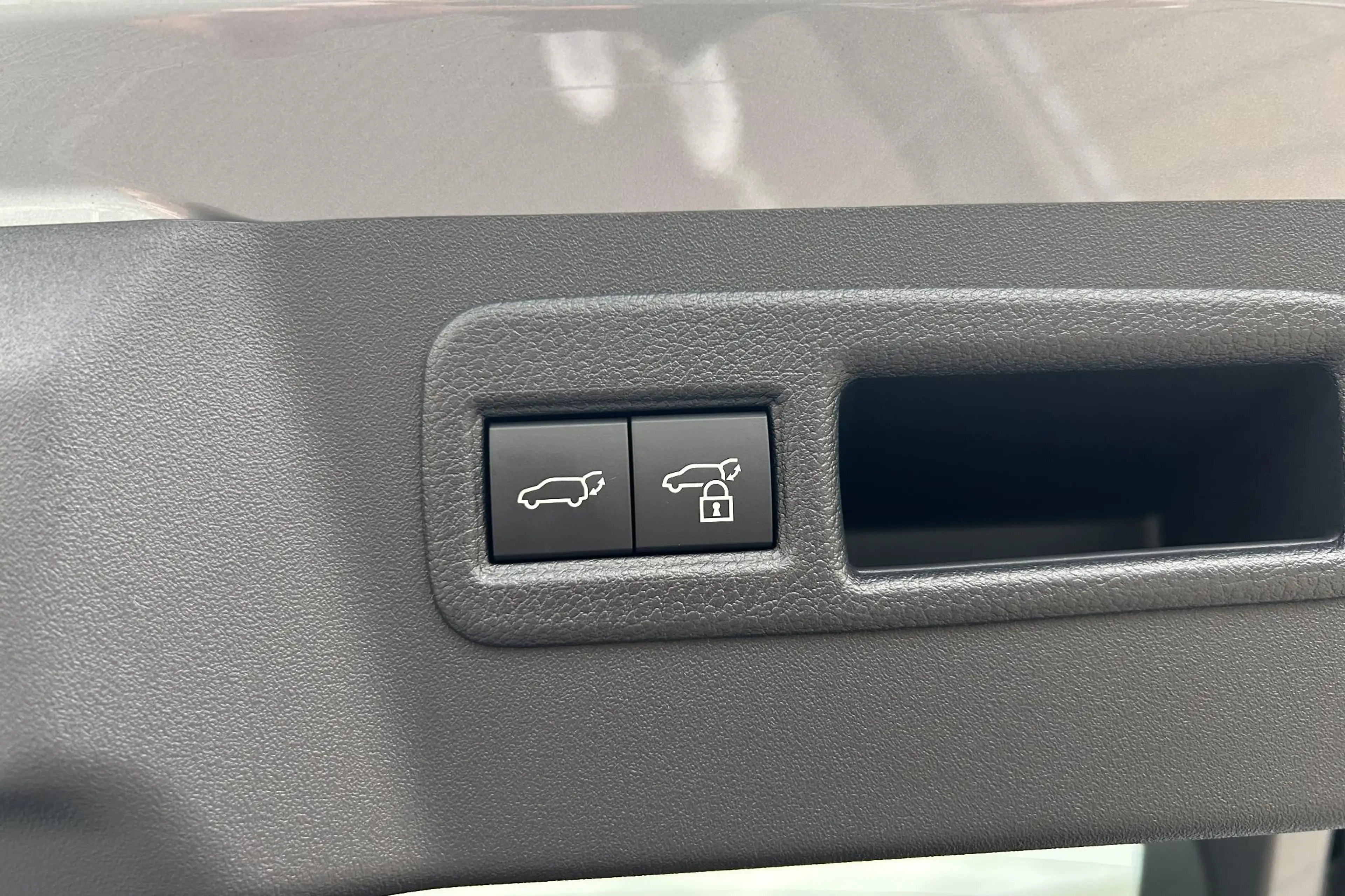 Toyota C-HR+ First Edition 77 kWh, 20 inch LM velgen, — photo 12