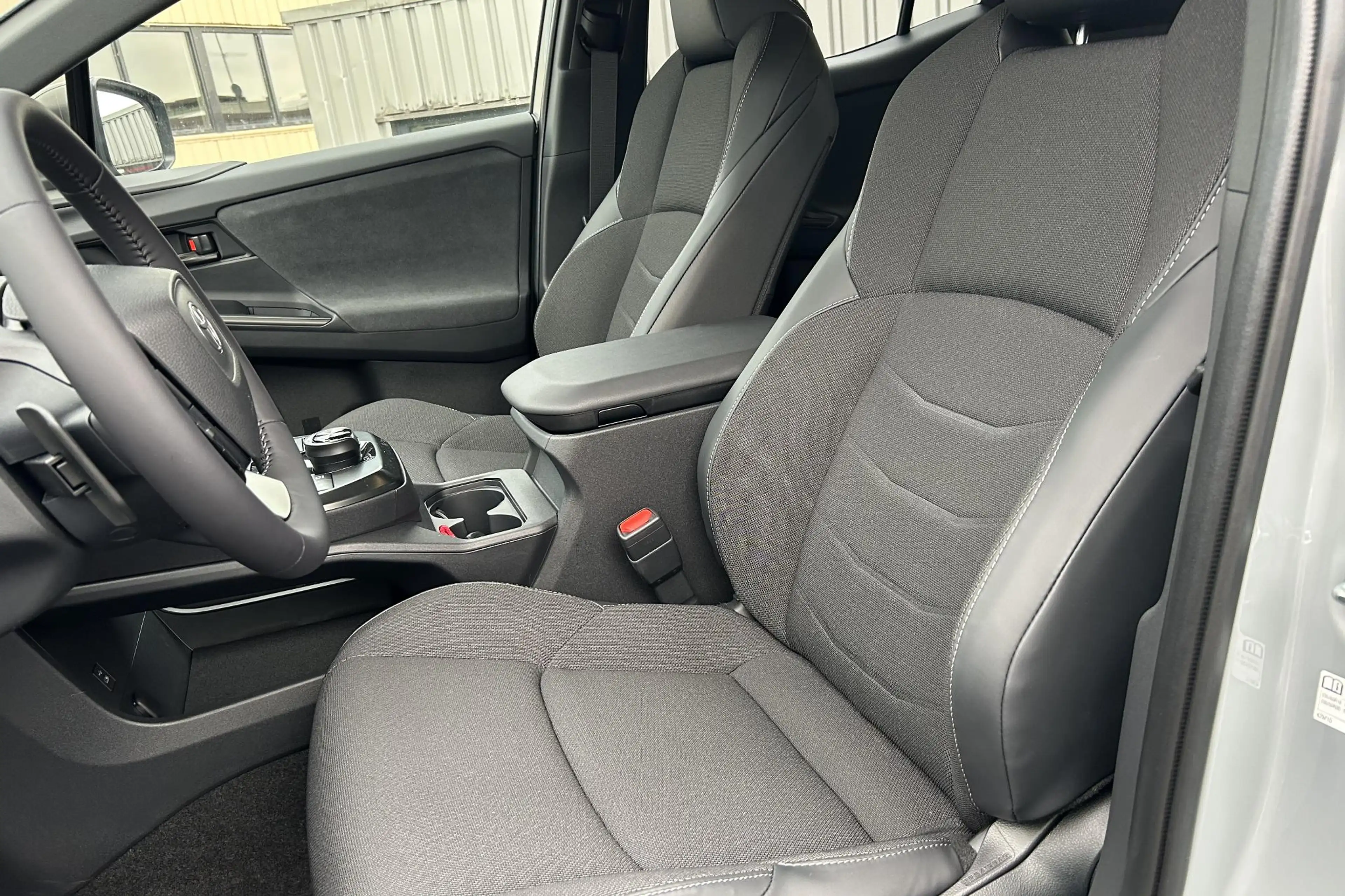 Toyota C-HR+ First Edition 77 kWh, 20 inch LM velgen, — photo 8