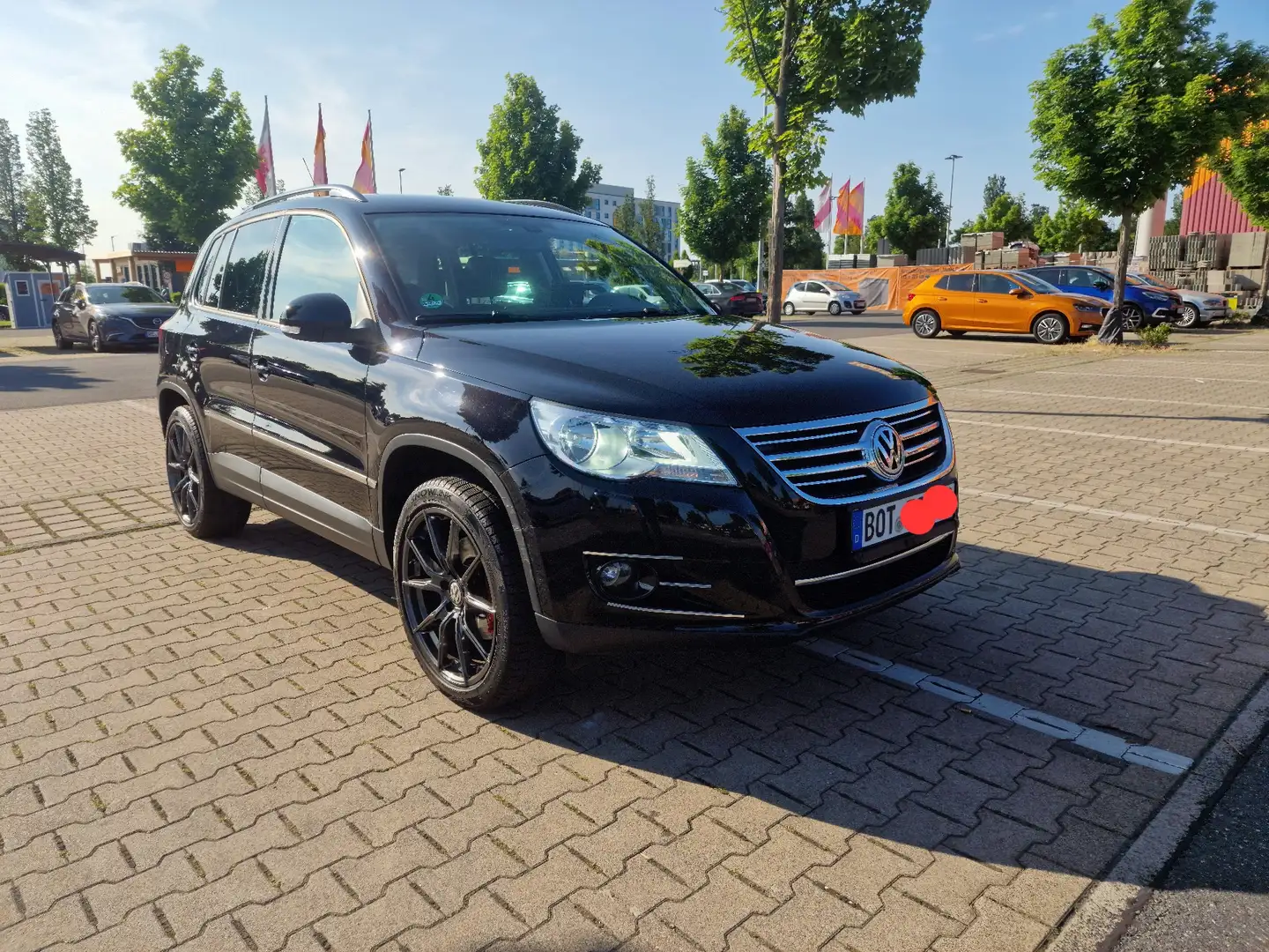 Volkswagen Tiguan Freestyle BMT Schwarz - 1