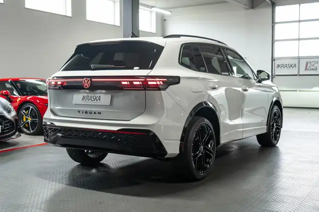 Volkswagen Tiguan view 8