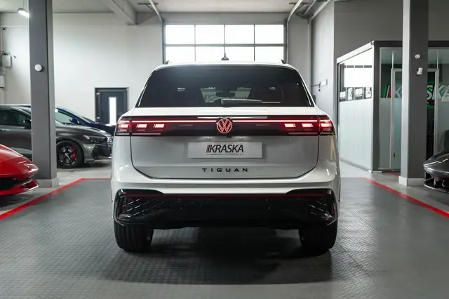 Volkswagen Tiguan view 9