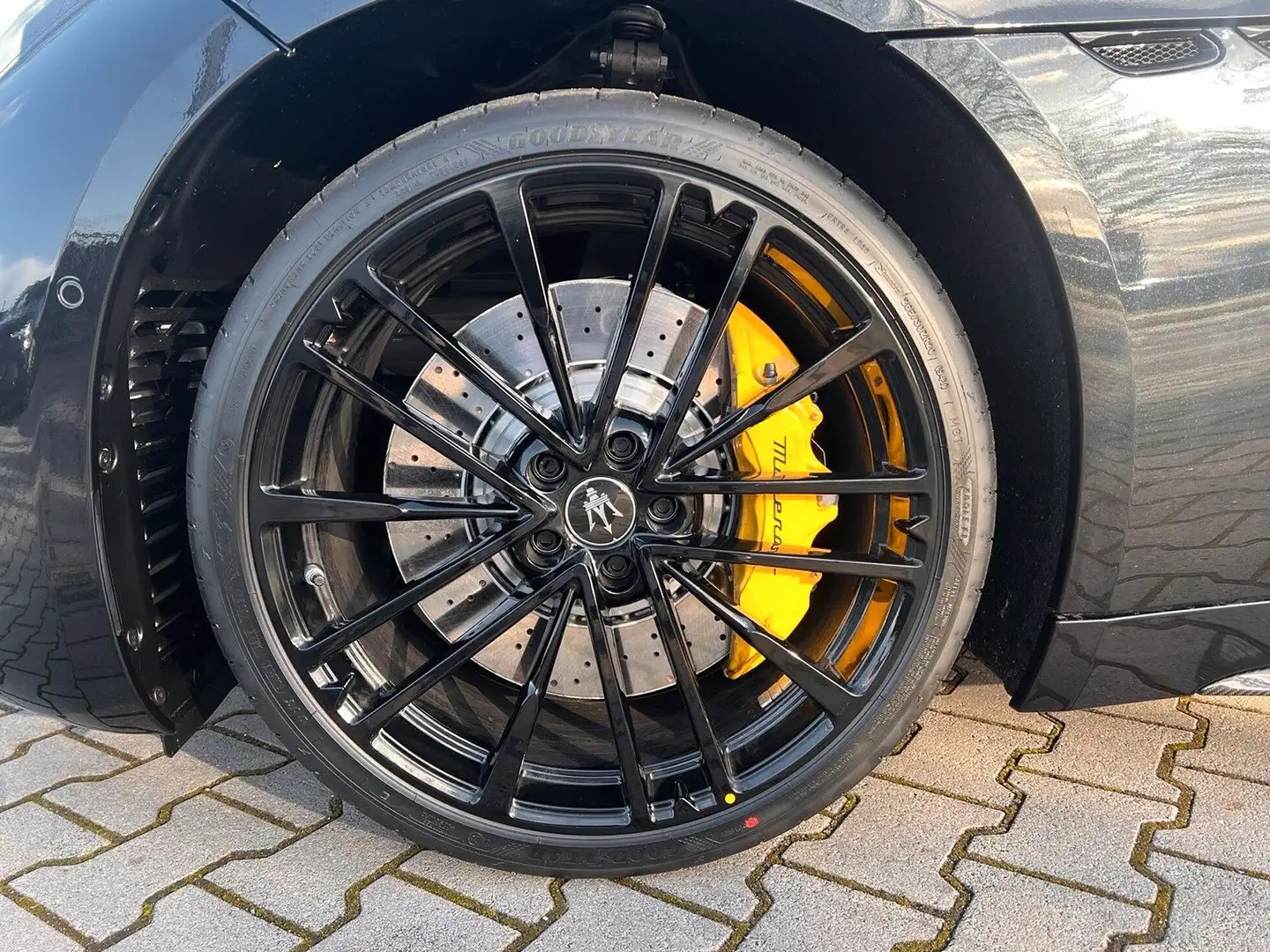 Maserati GranCabrio Trofeo V6 AWD ACC HUD LED Чёрный - 2