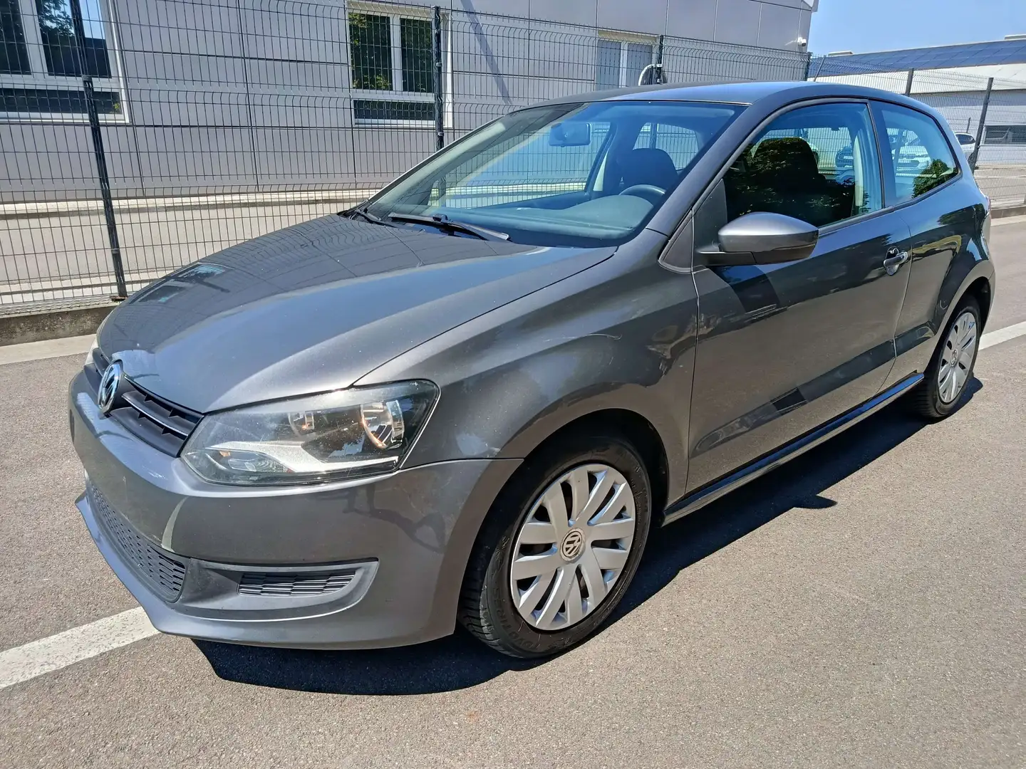 Volkswagen Polo Polo 1.2i Comfortline Gris - 1
